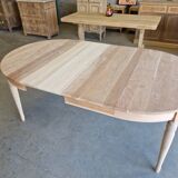 Round table solid cherry with extensions