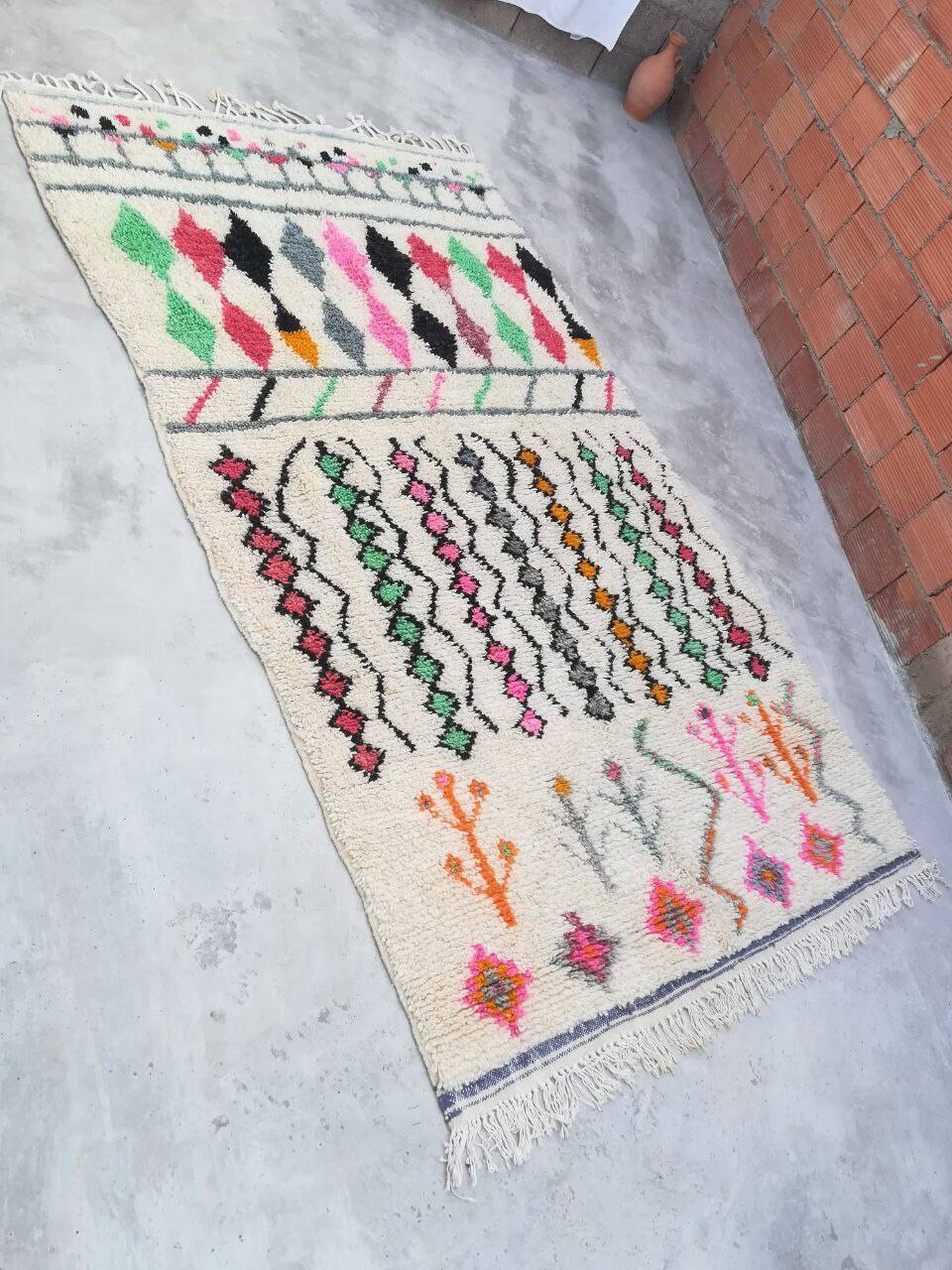 Handmade Moroccan Berber rug 278 X 156 CM