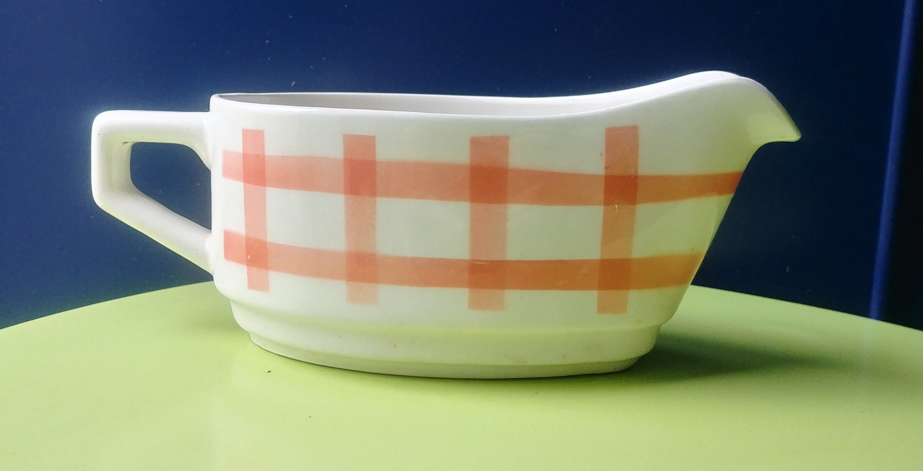 Saucière Moulins des Loups Orchies decoration Scottish tiles orange