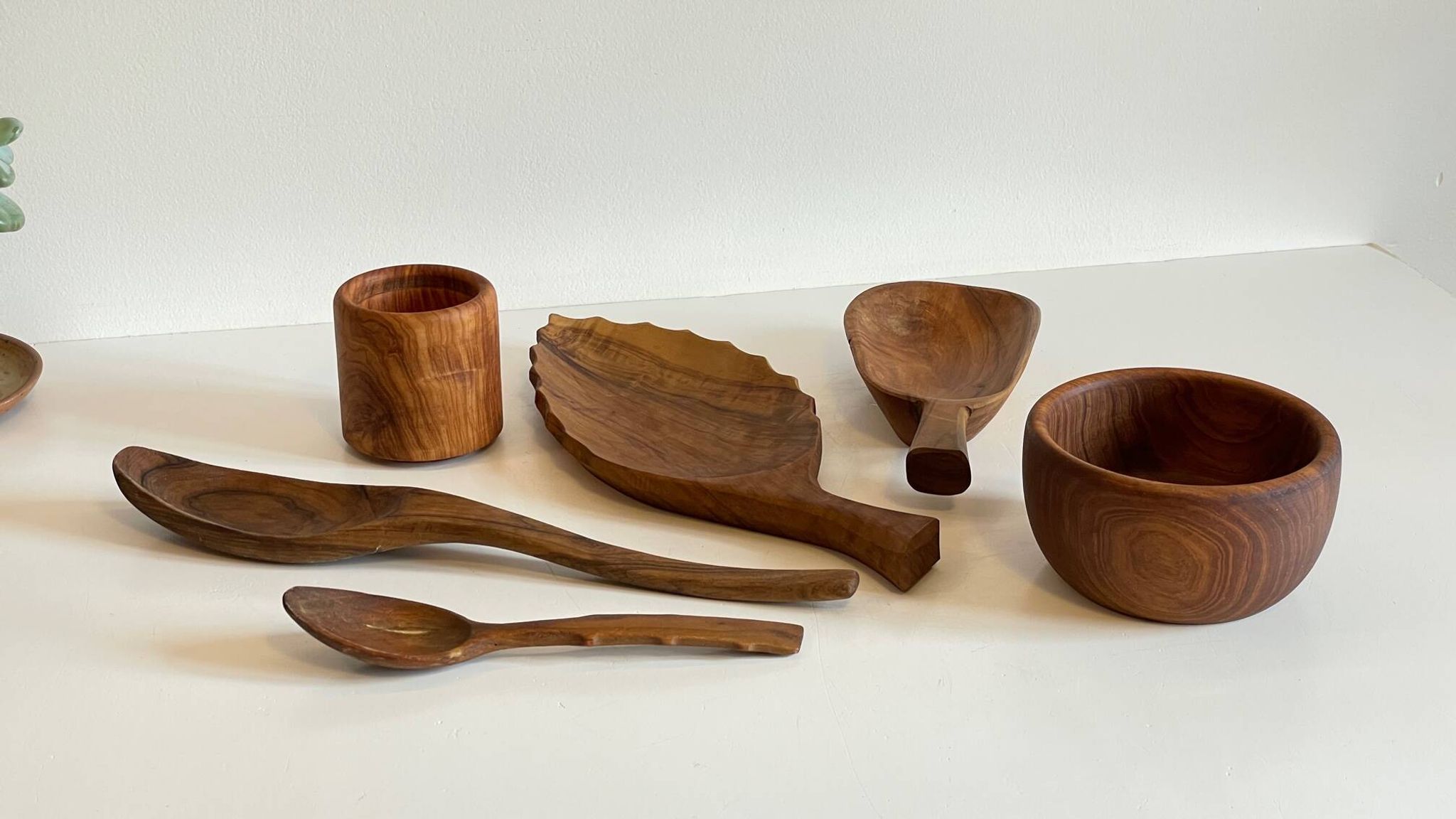 Lot coupelles en bois tourné et sculpté vintage
