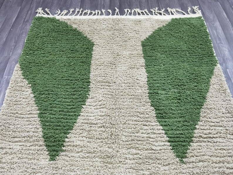 Berber Moroccan wool rug 150/260