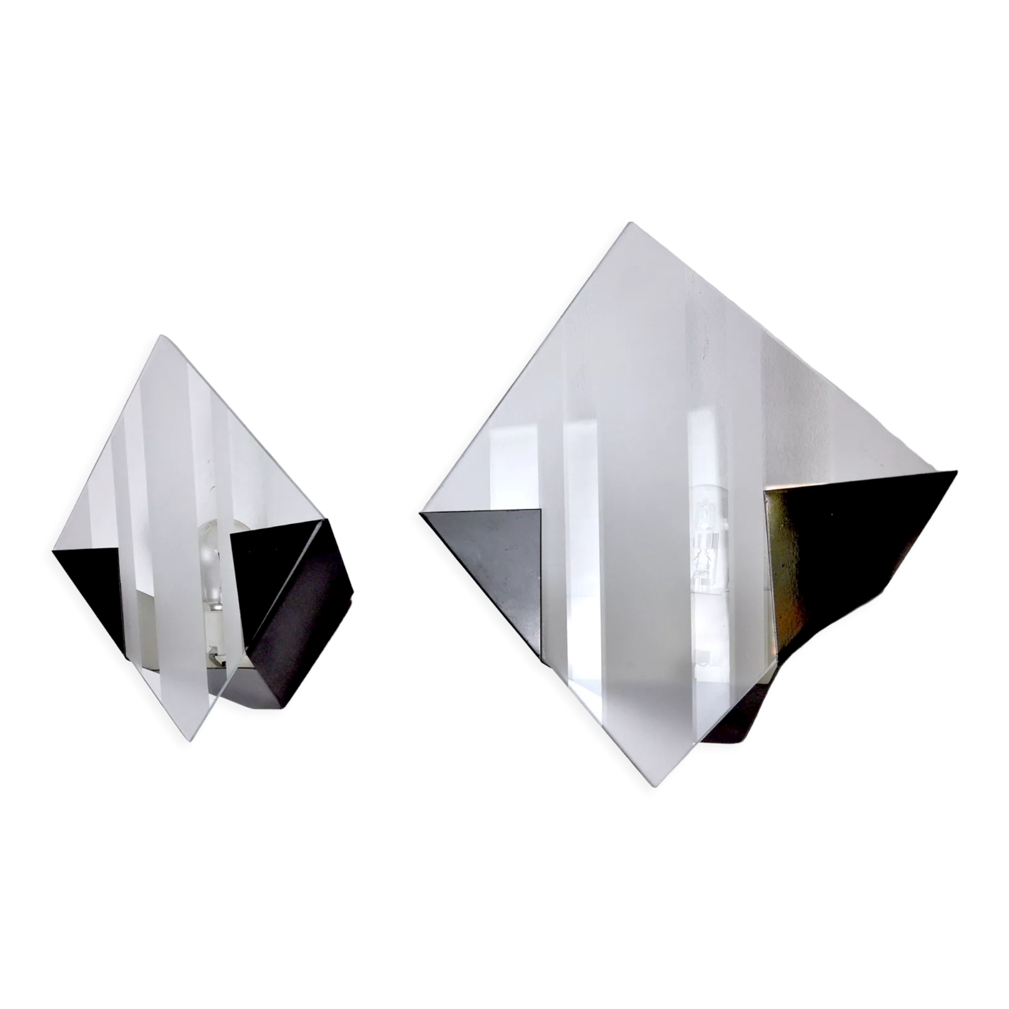 Pair of wall lamps "Rombo" by Miguel Milá, Spain, 1980