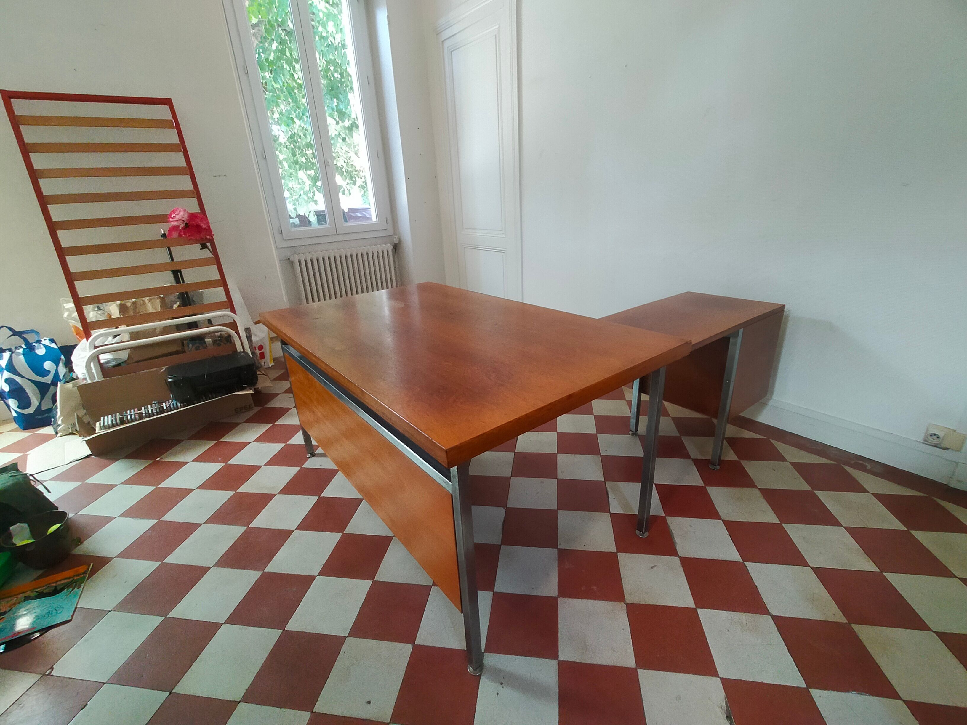 Desk with removable drawers in the style of Florence Knoll.