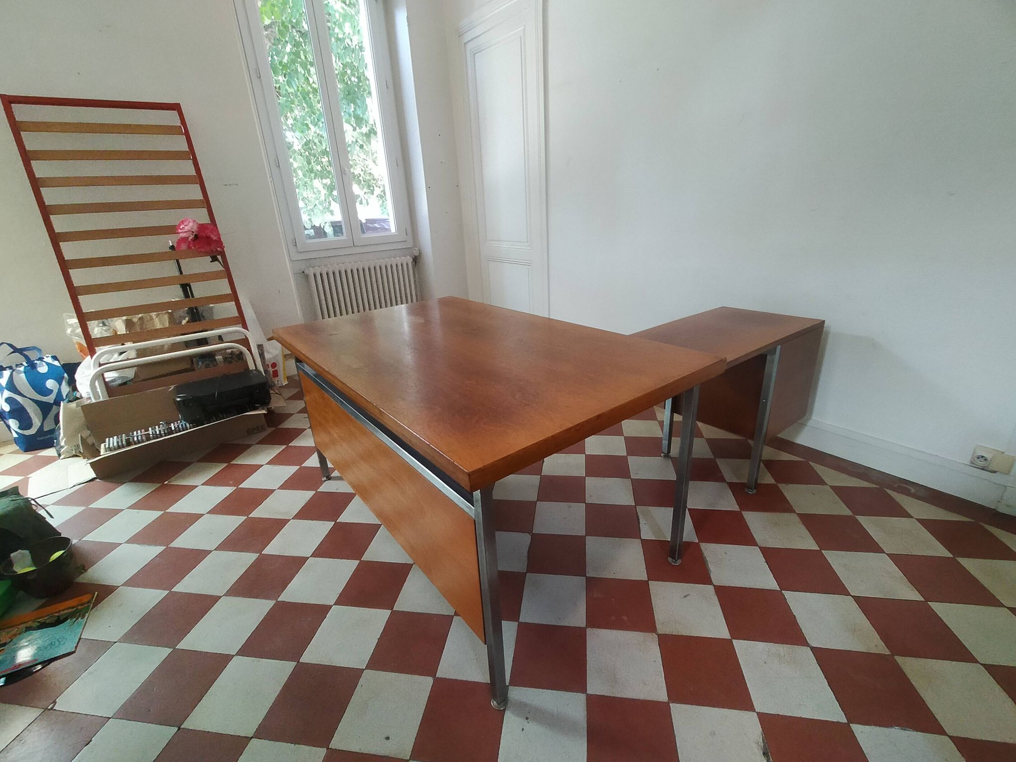 Bureau à caisson amovible dans le goût de Florence Knoll
