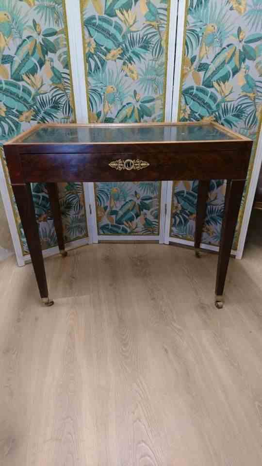 Man hairdresser Louis XVI in mahogany veneer 19th