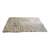 Long-pile wool rug