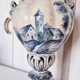 Large Spanish vase in Talavera style, hand-painted, adorned with a landscape.