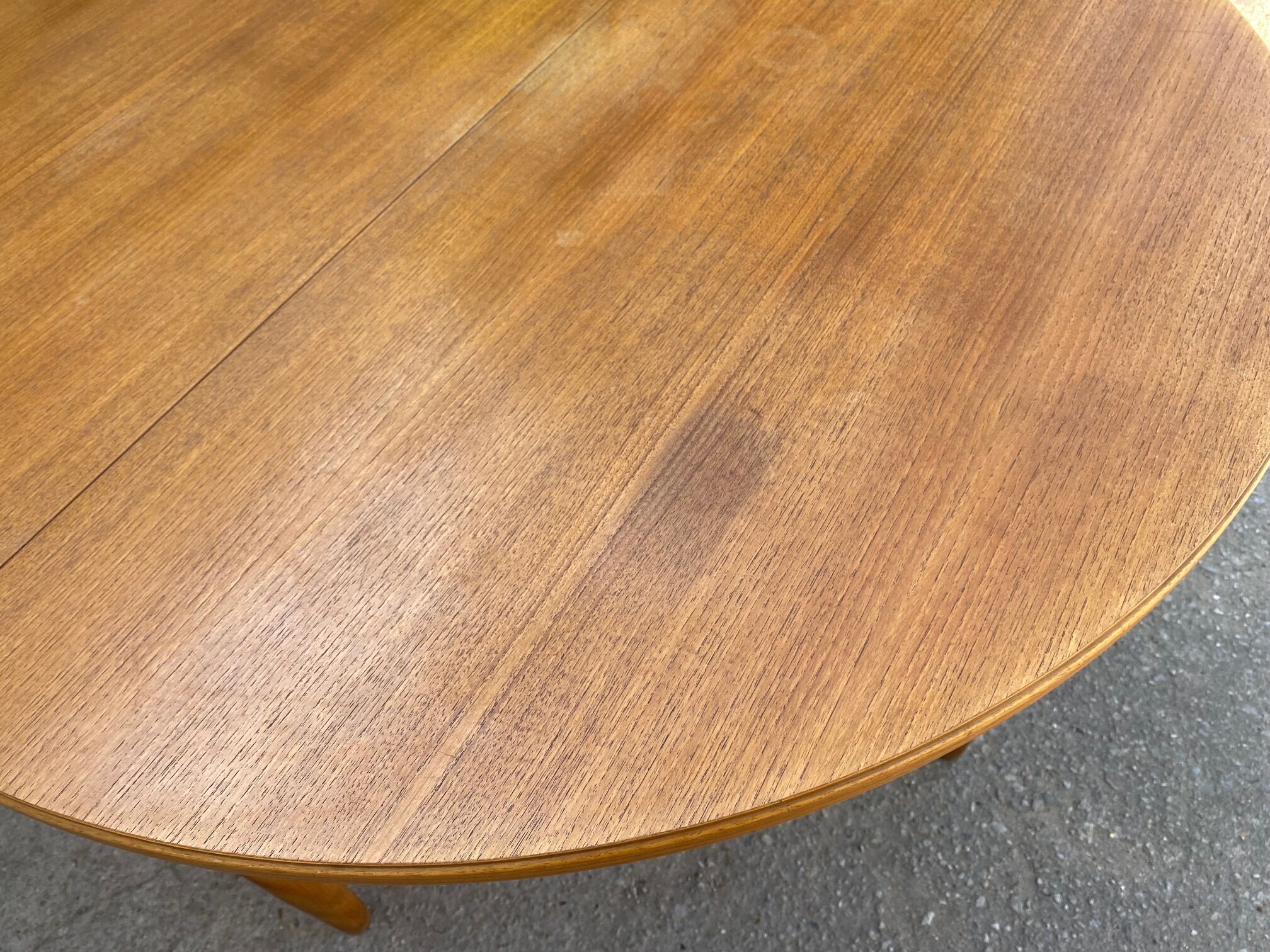 Table ronde extensible scandinave en teck dia 116cm longueur 176cm an60