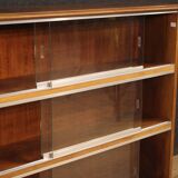 Paire de bibliothèques italiennes en noyer avec portes vitrées