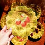 Old fruit plates in slurry
