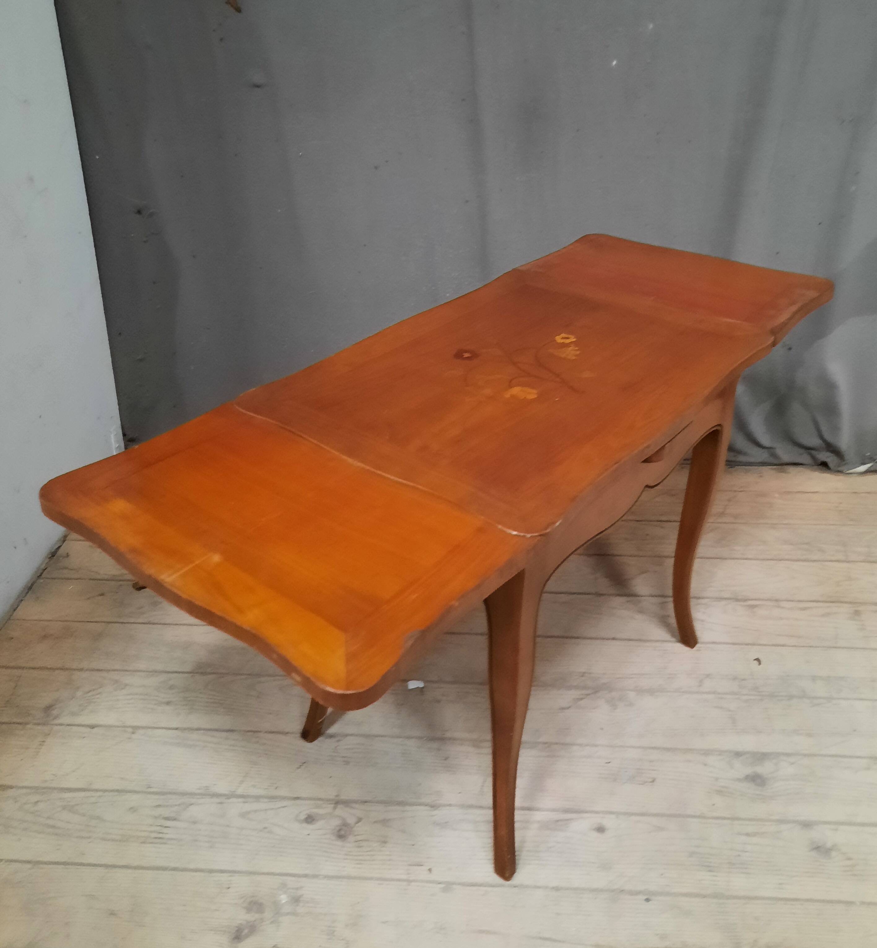 Miniature Italian Tanle