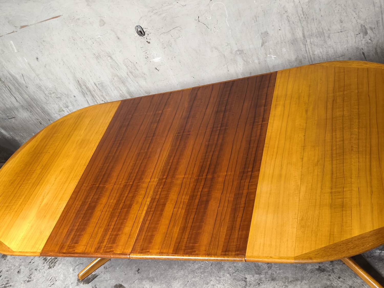 Table scandinave vintage années 60