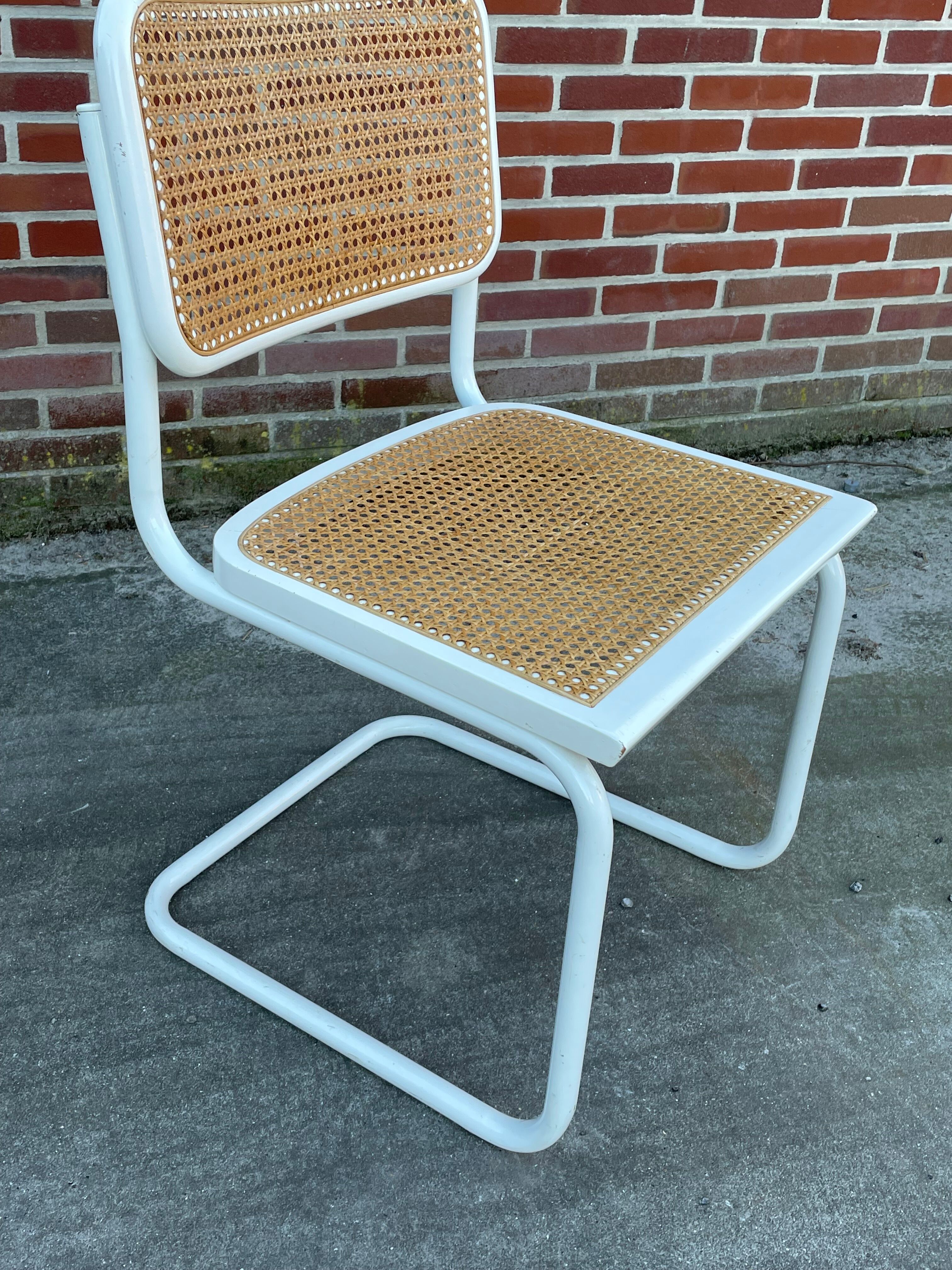 Set of 4 Cesca b32 model chairs in white