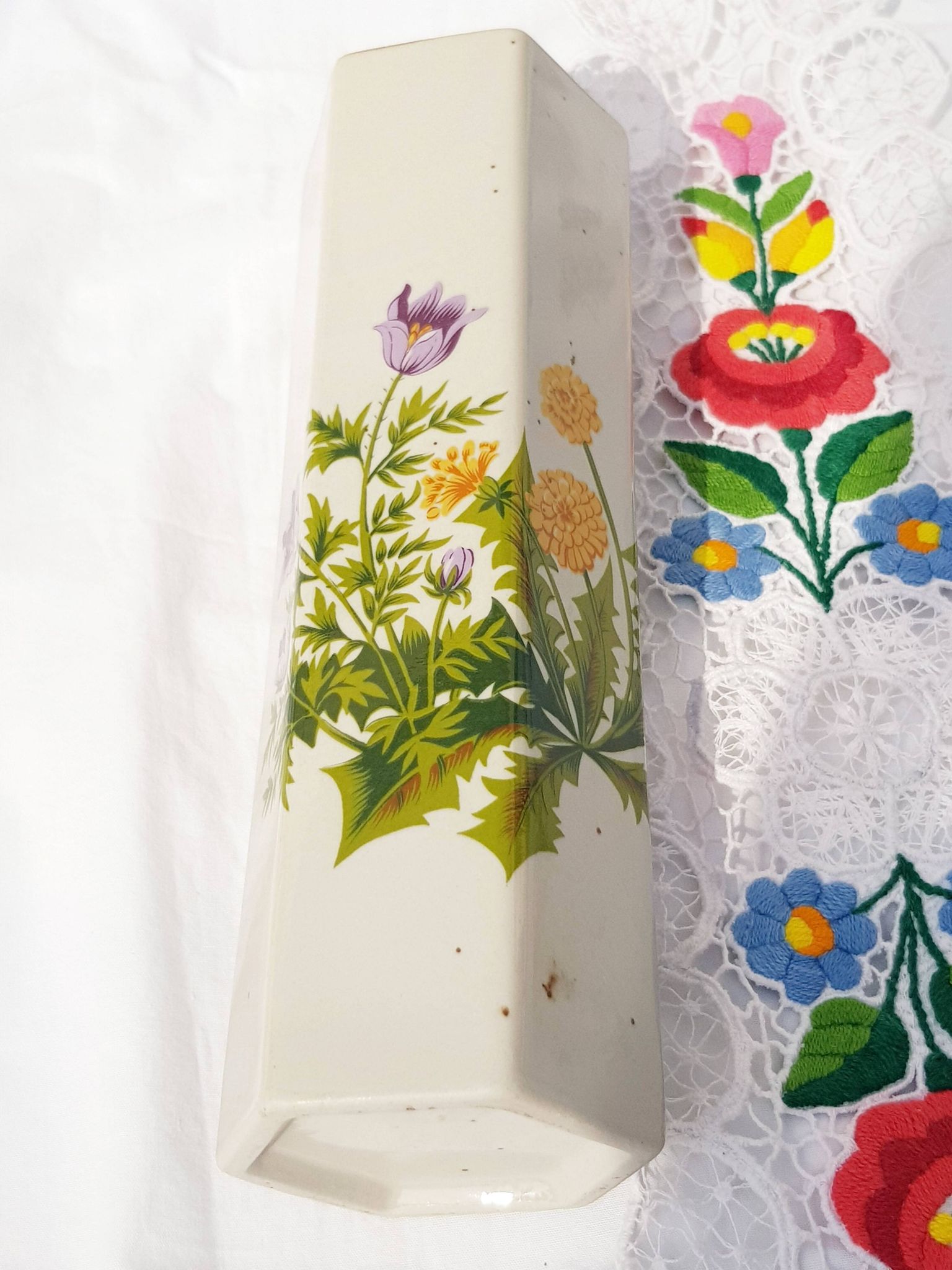 Vase motifs botaniques