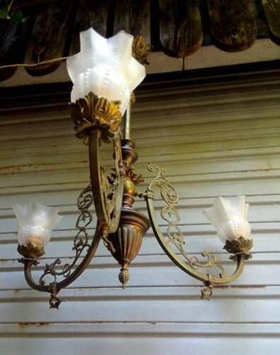 Antique, rare and important gas chandelier from the Napoléon III period and style, weighing 4.8 kg.