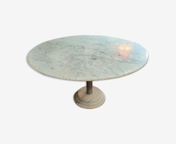 Table a manger en marbre de carrare