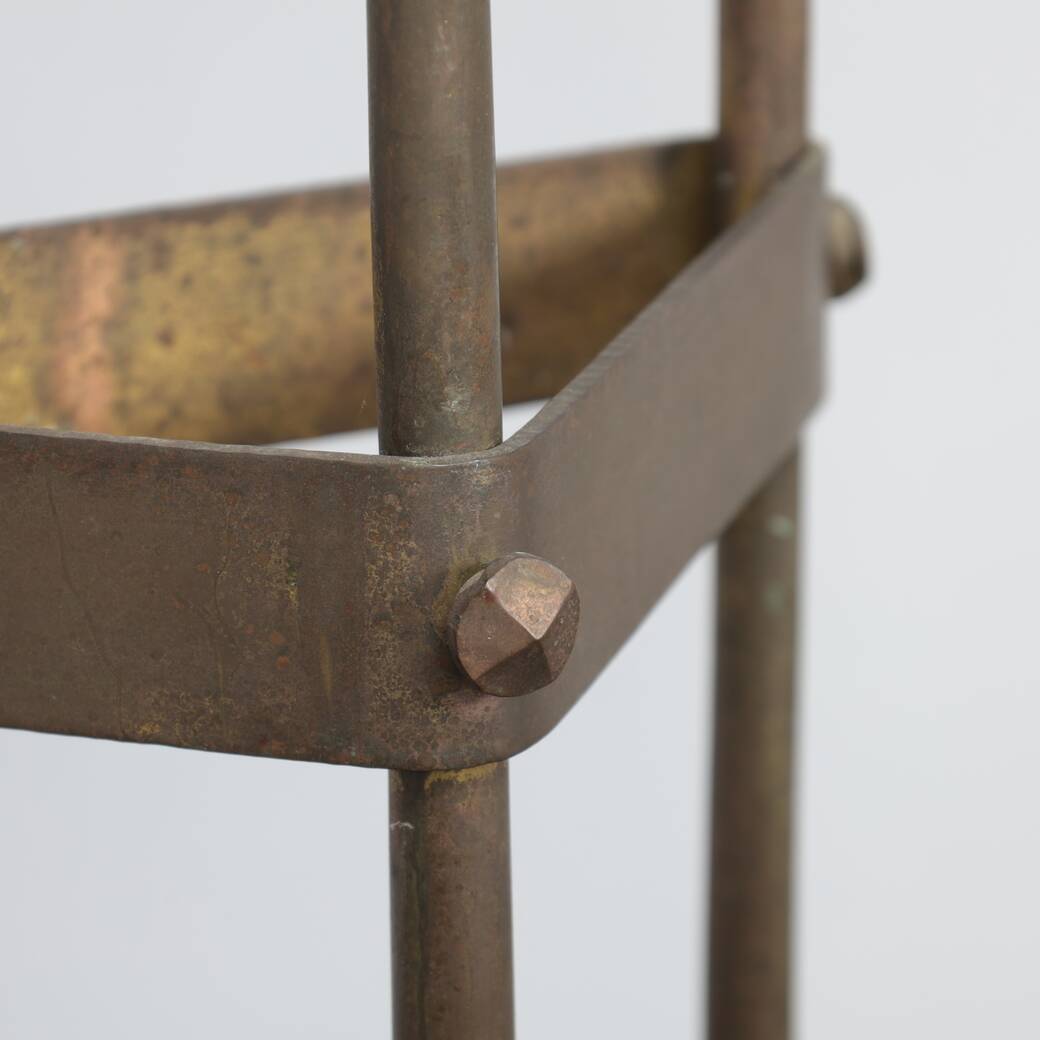 Candélabre de sol unique, forgé à la main, Pays-Bas, vers 1925-1938