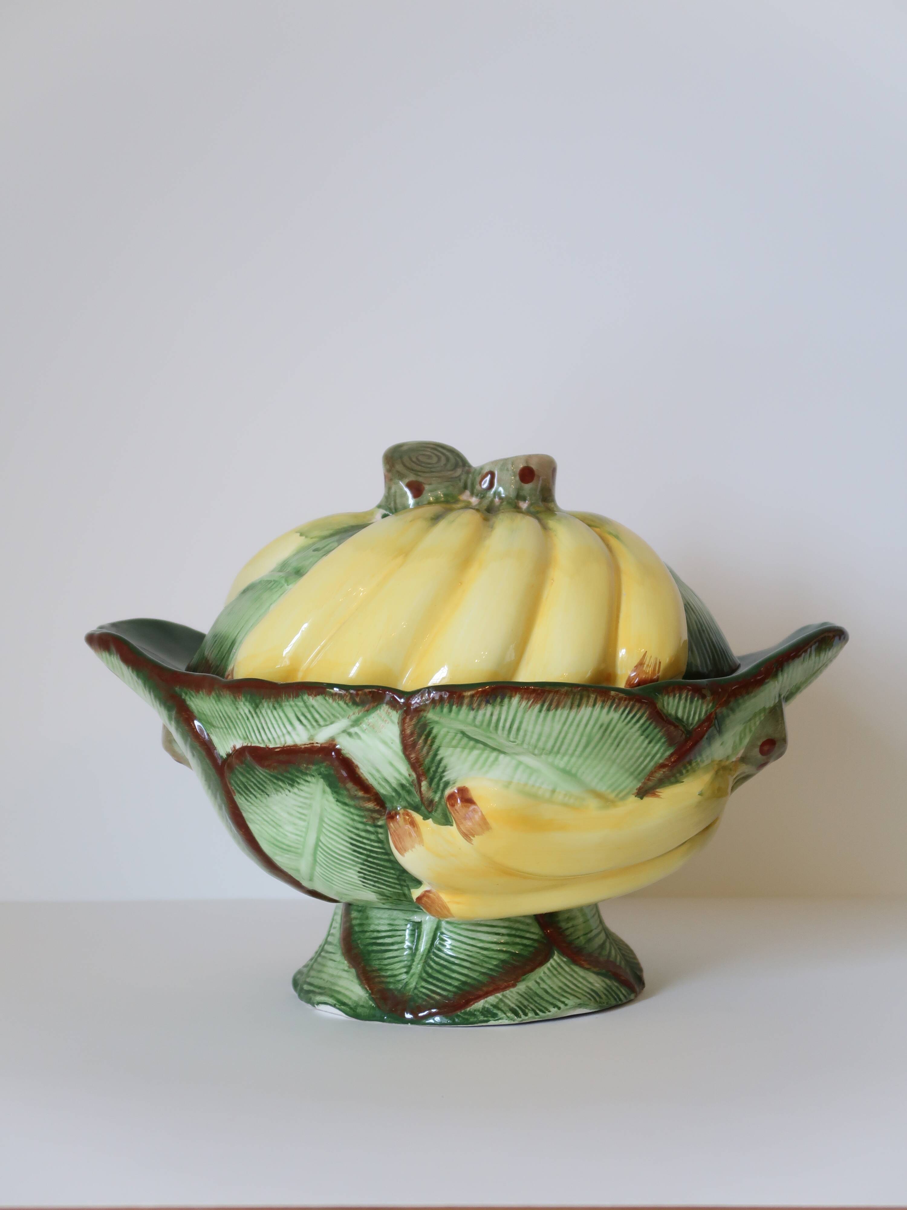 Vintage banana pitcher flat service