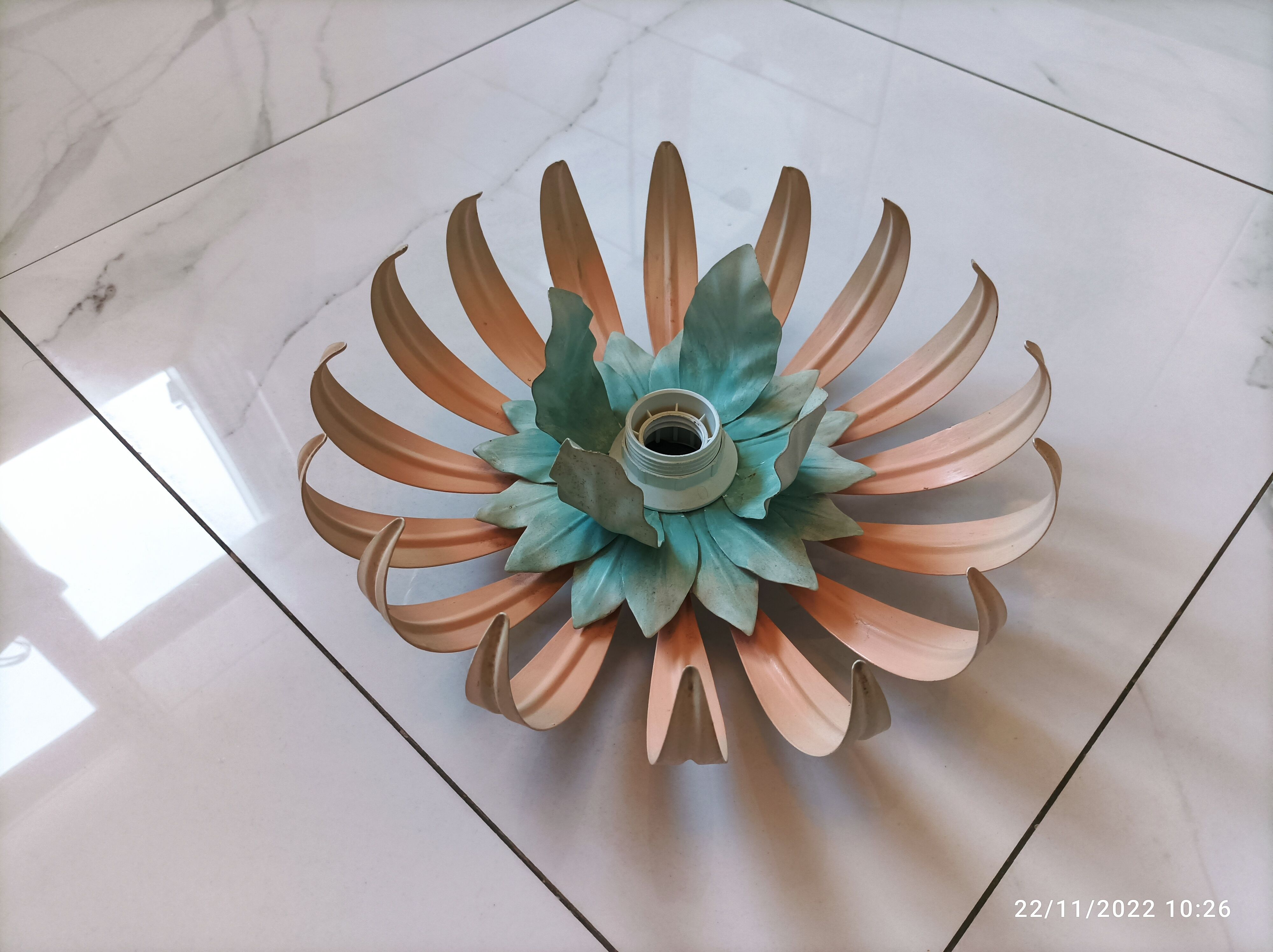 Flower wall lamp