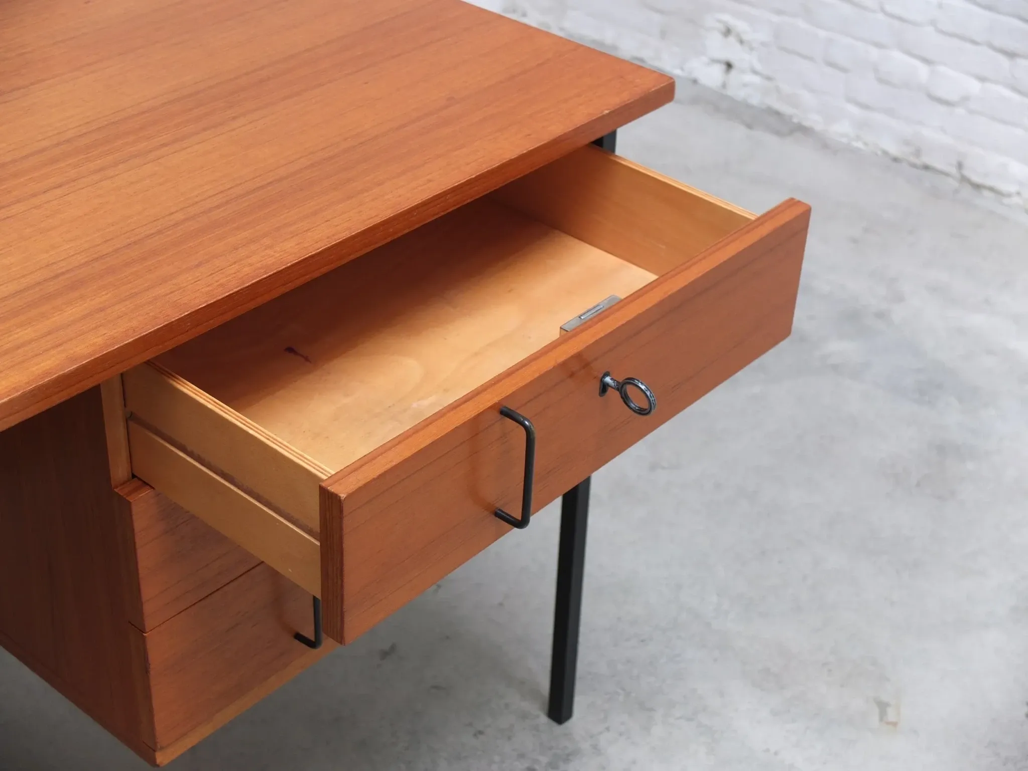 Minimalist freestanding desk by Günter Renkel for REGO, 1960s