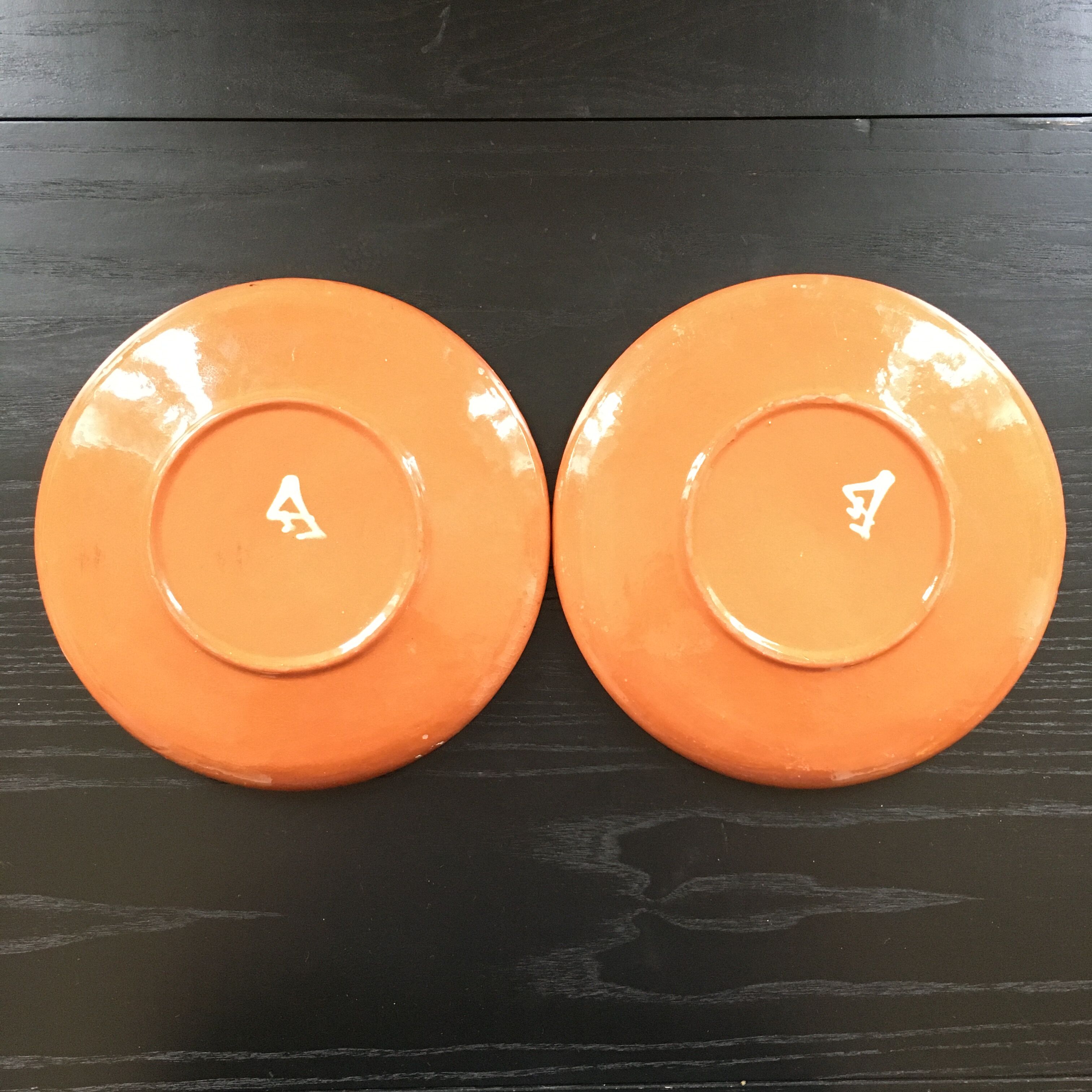 Lot 2 plates decoration characters