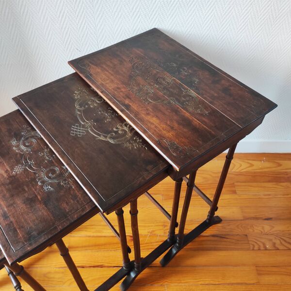 Anciennes tables gigognes hautes