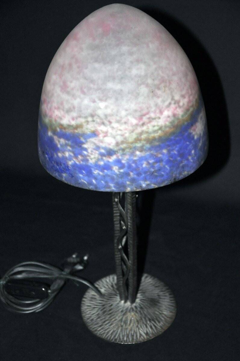 Lamp circa 1925, lampshade signed Muller Frères, wrought iron base