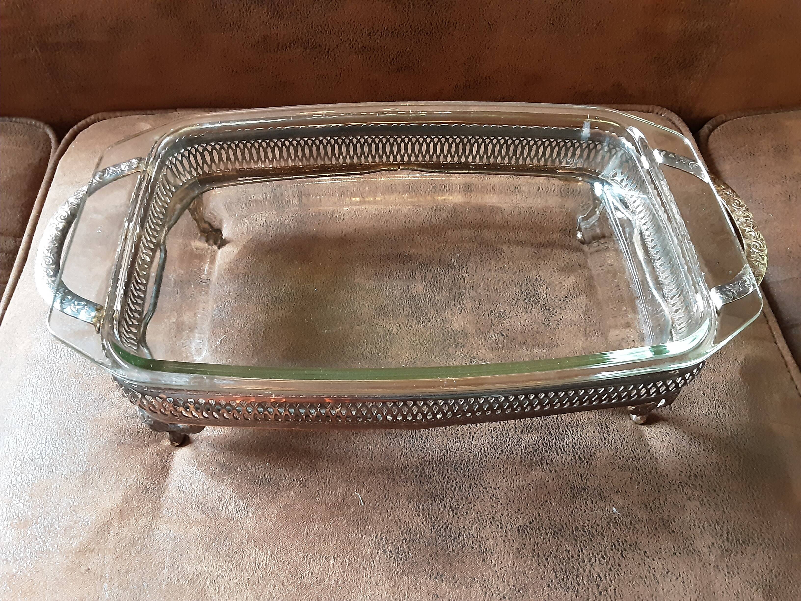 Pyrex dish on metal support