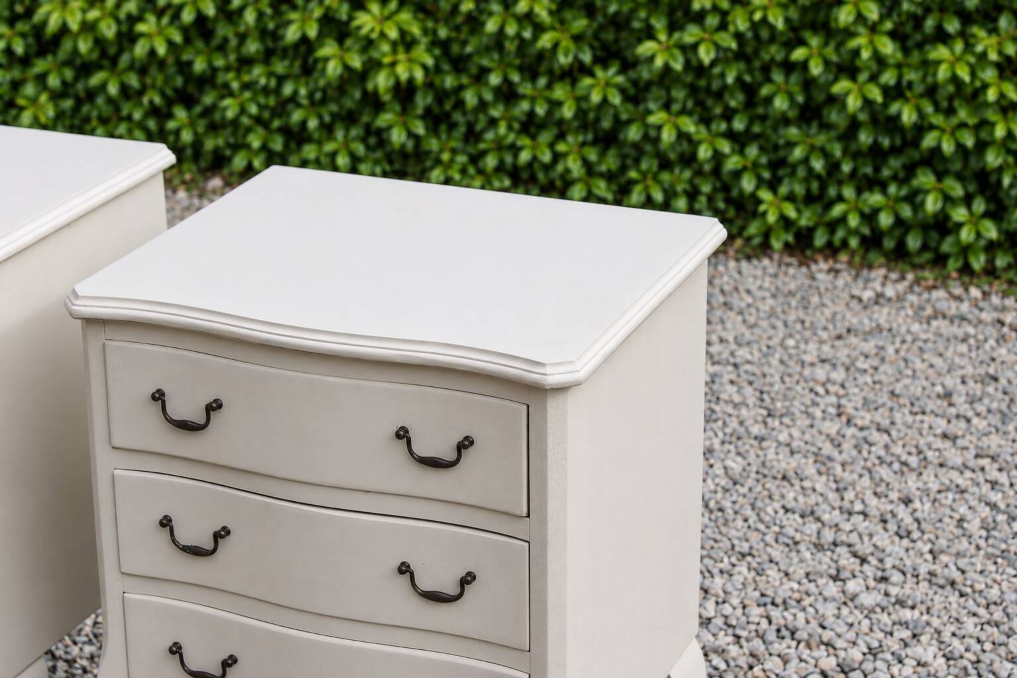 Pair of renovated antique bedside tables – Ivory from Orfèvres Libéron – 3 drawers