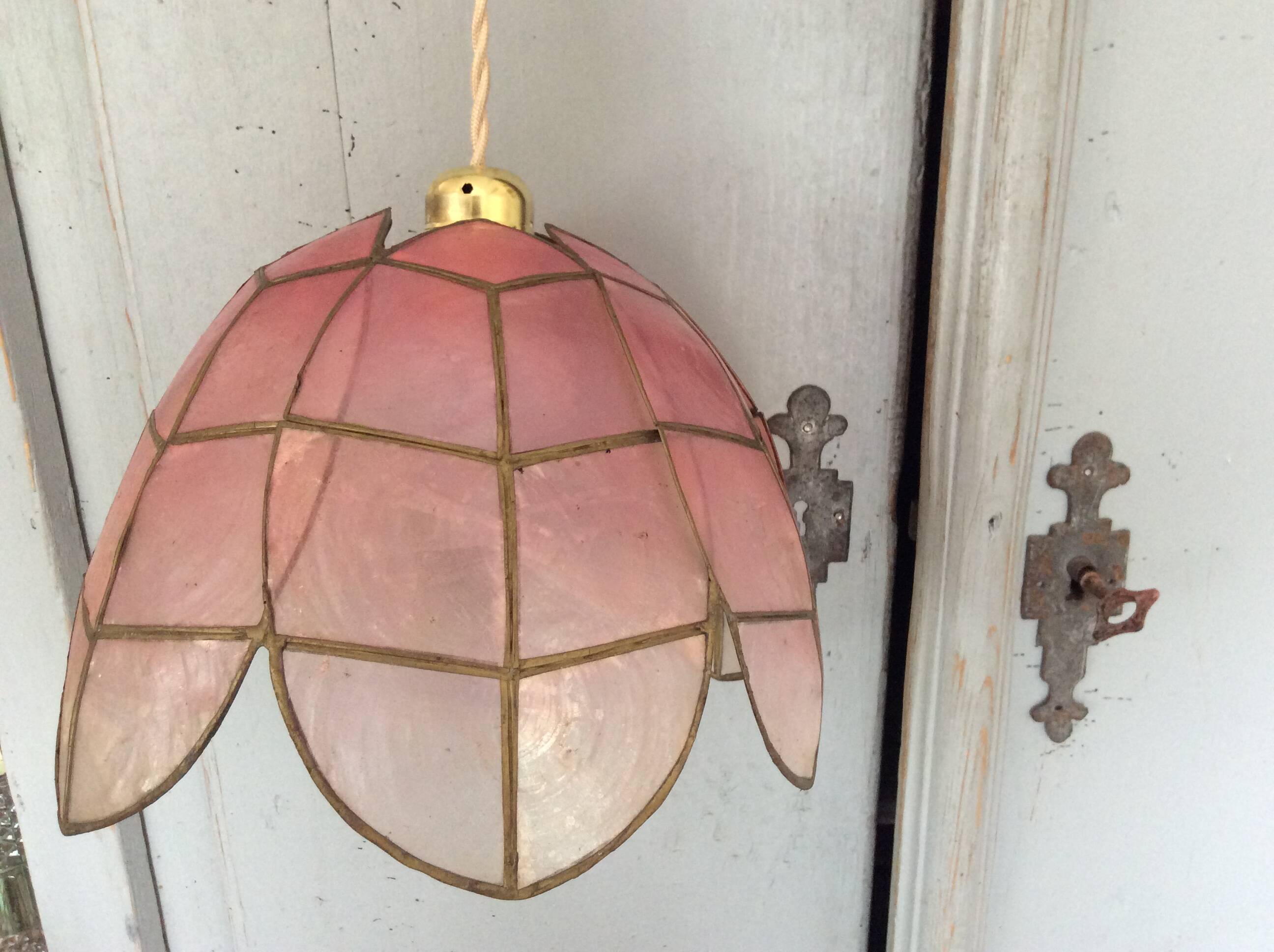 Mother-of-pearl pendant