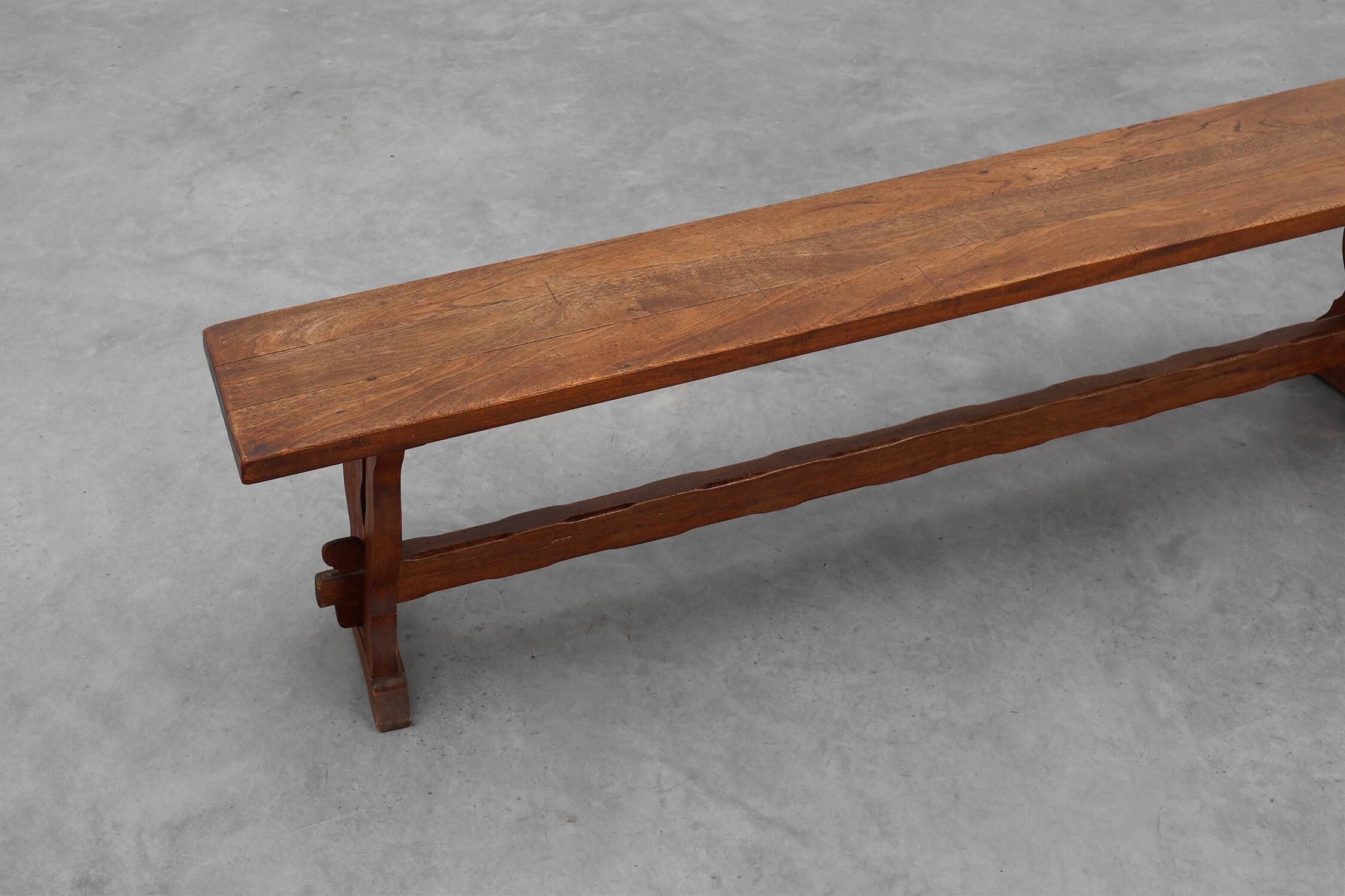Banc rustique en chêne avec une belle patine, France vers 1900
