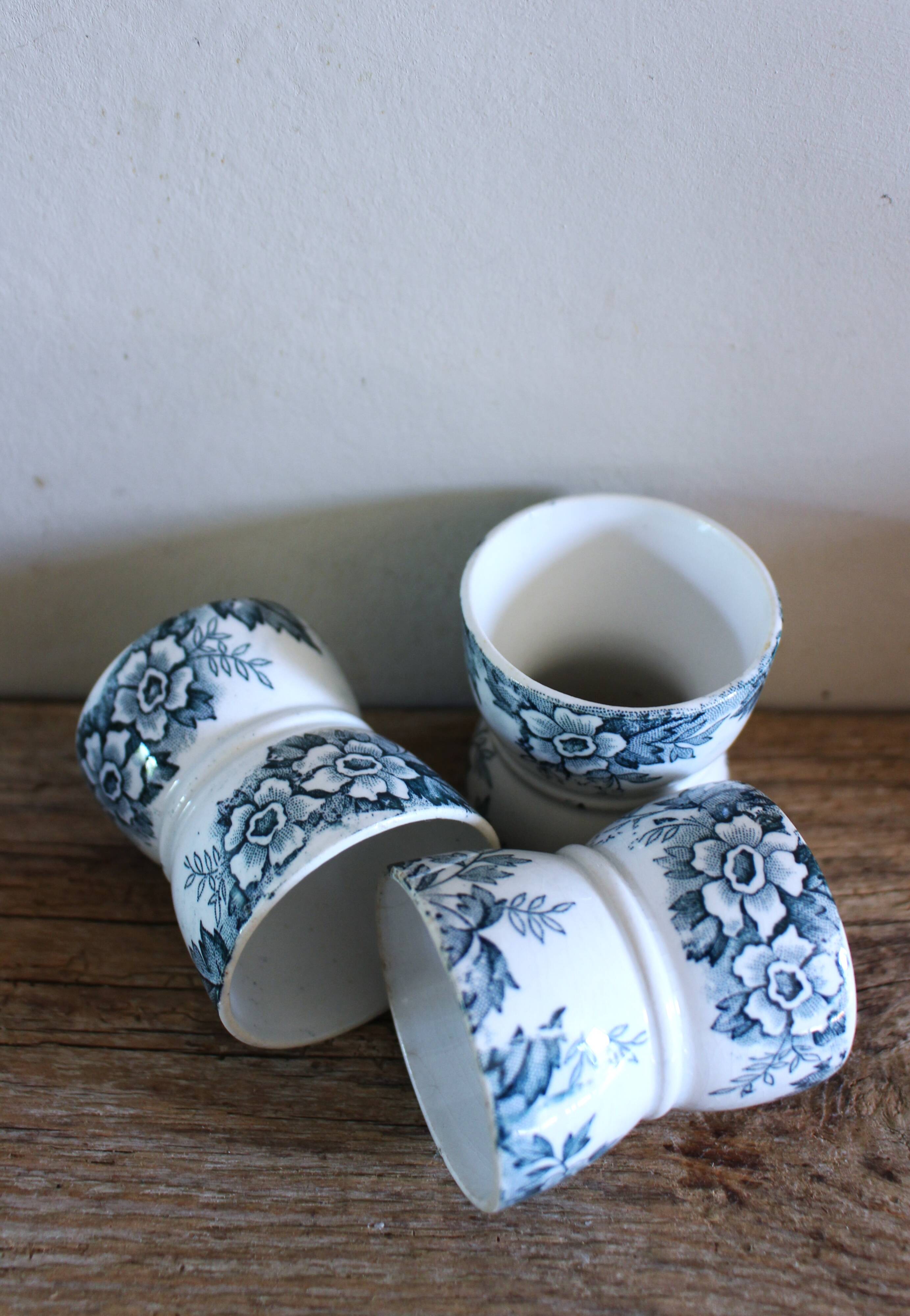 Diabolo egg cup Terre de Fer blue flowers