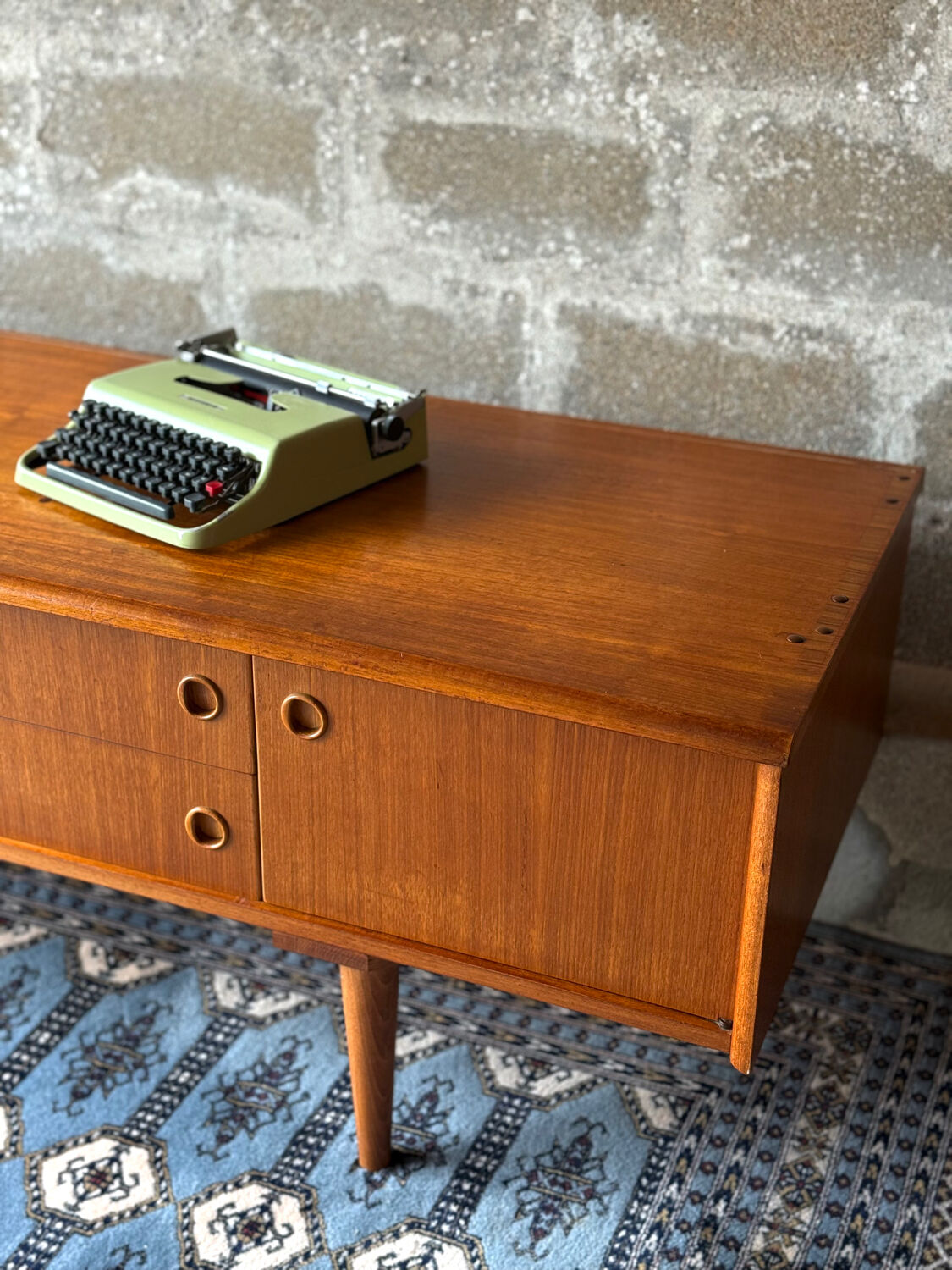 Scandinavian low sideboard in teak, 1970.