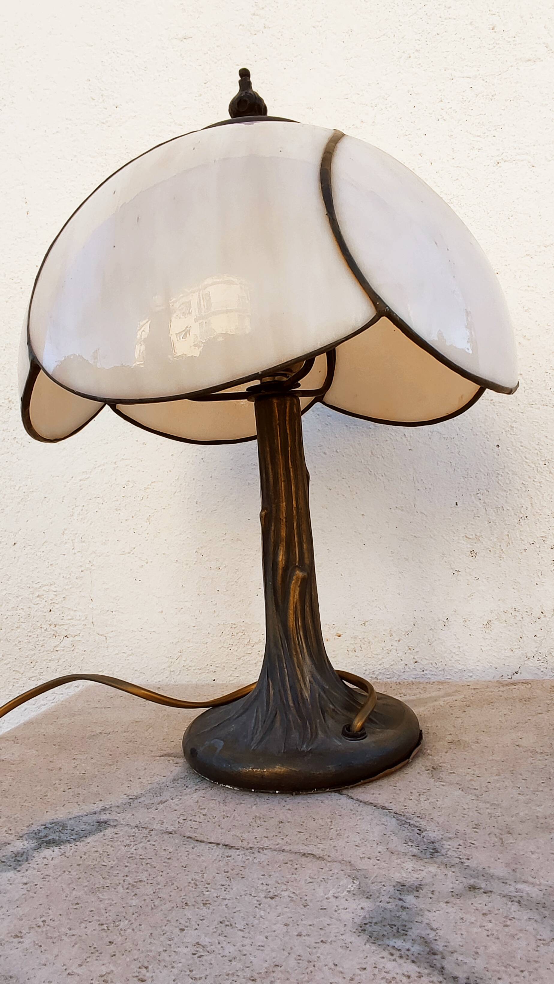 Art nouveau style lamp