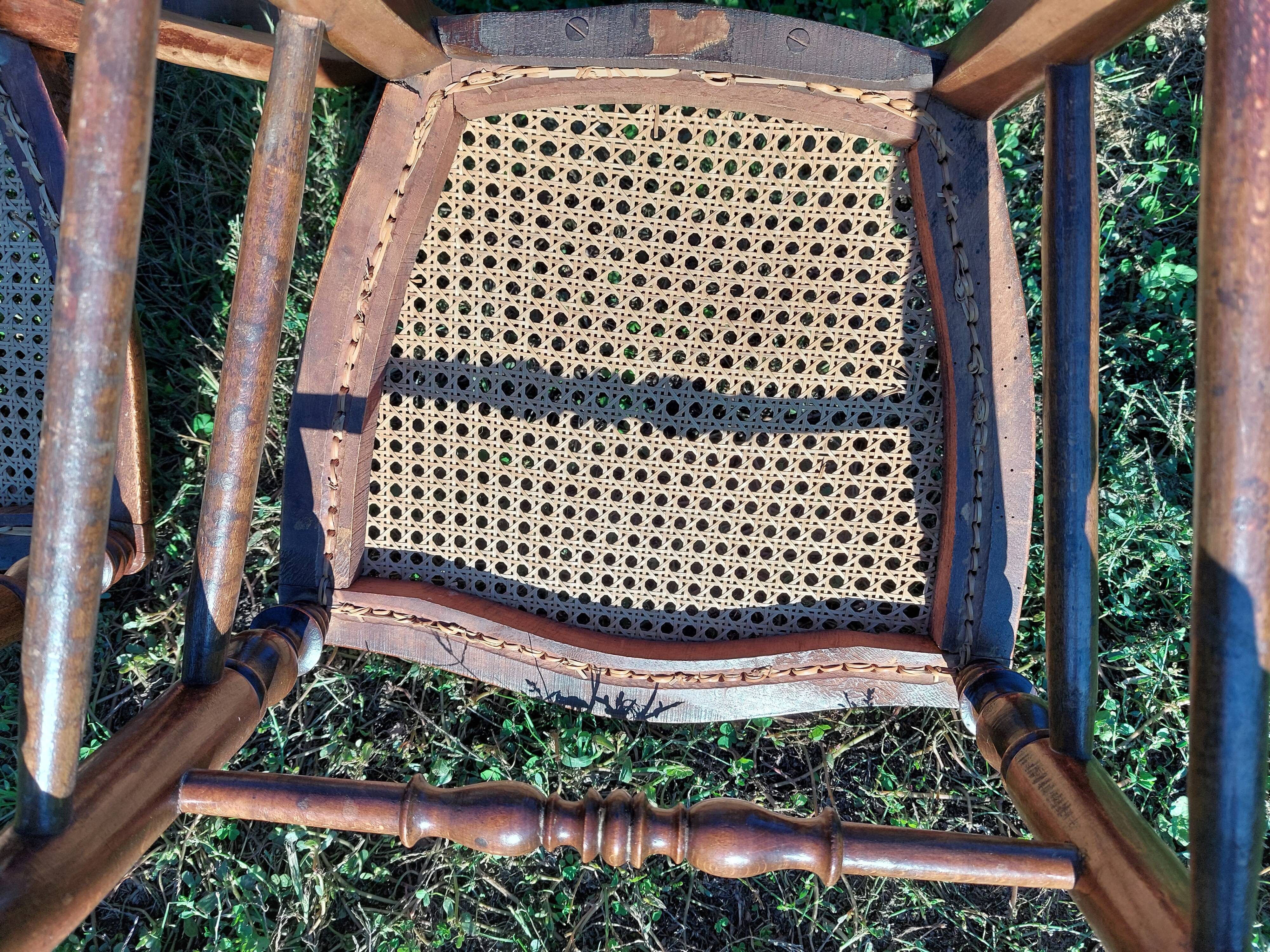 Lot of tanned chairs