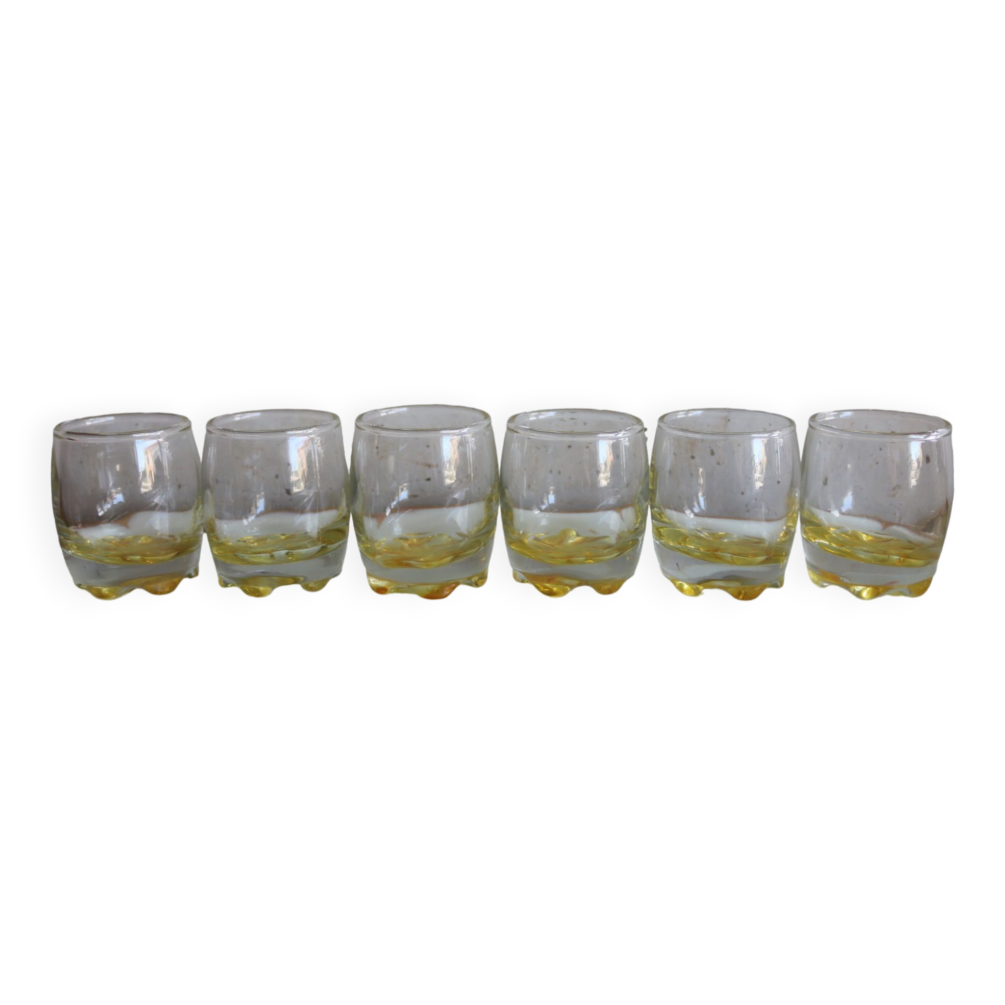 6 yellow shooter glasses / liquor