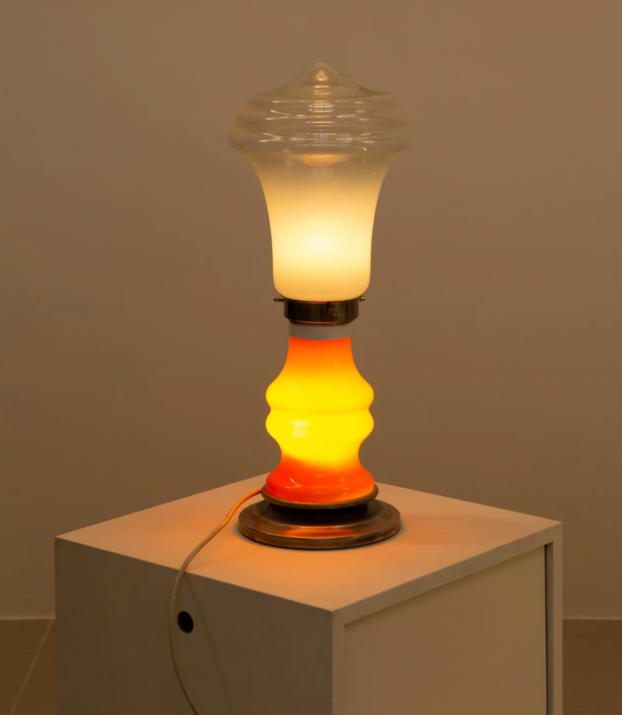 Lampe italienne orange & verre opaque 70's