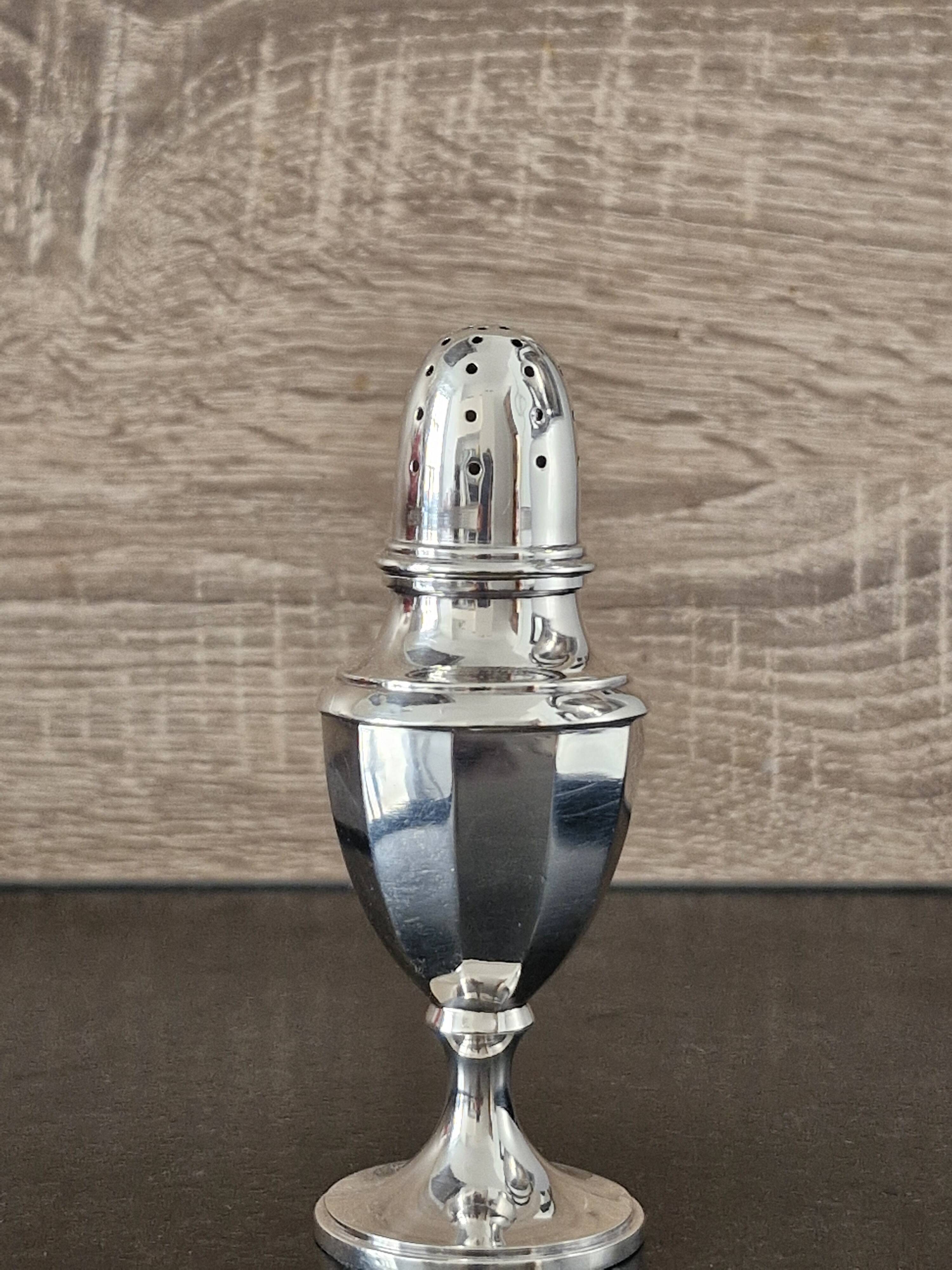Silver salt cellar
