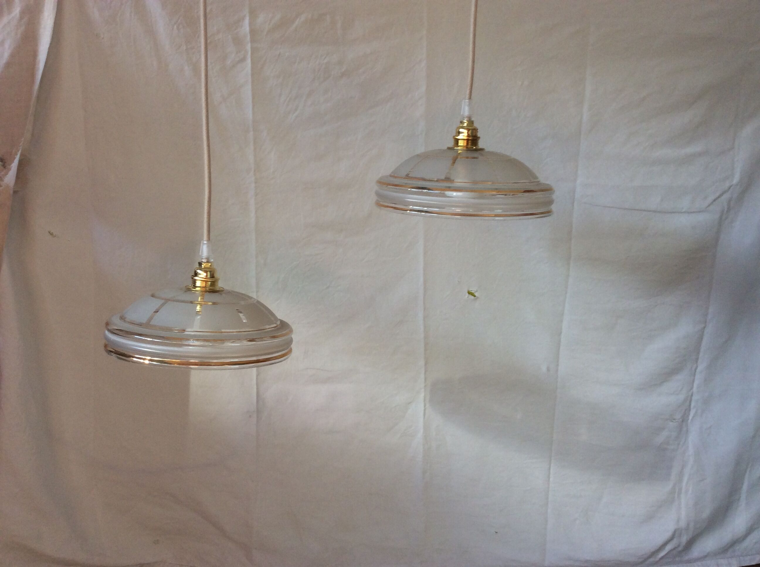 Vintage opaline suspension duo