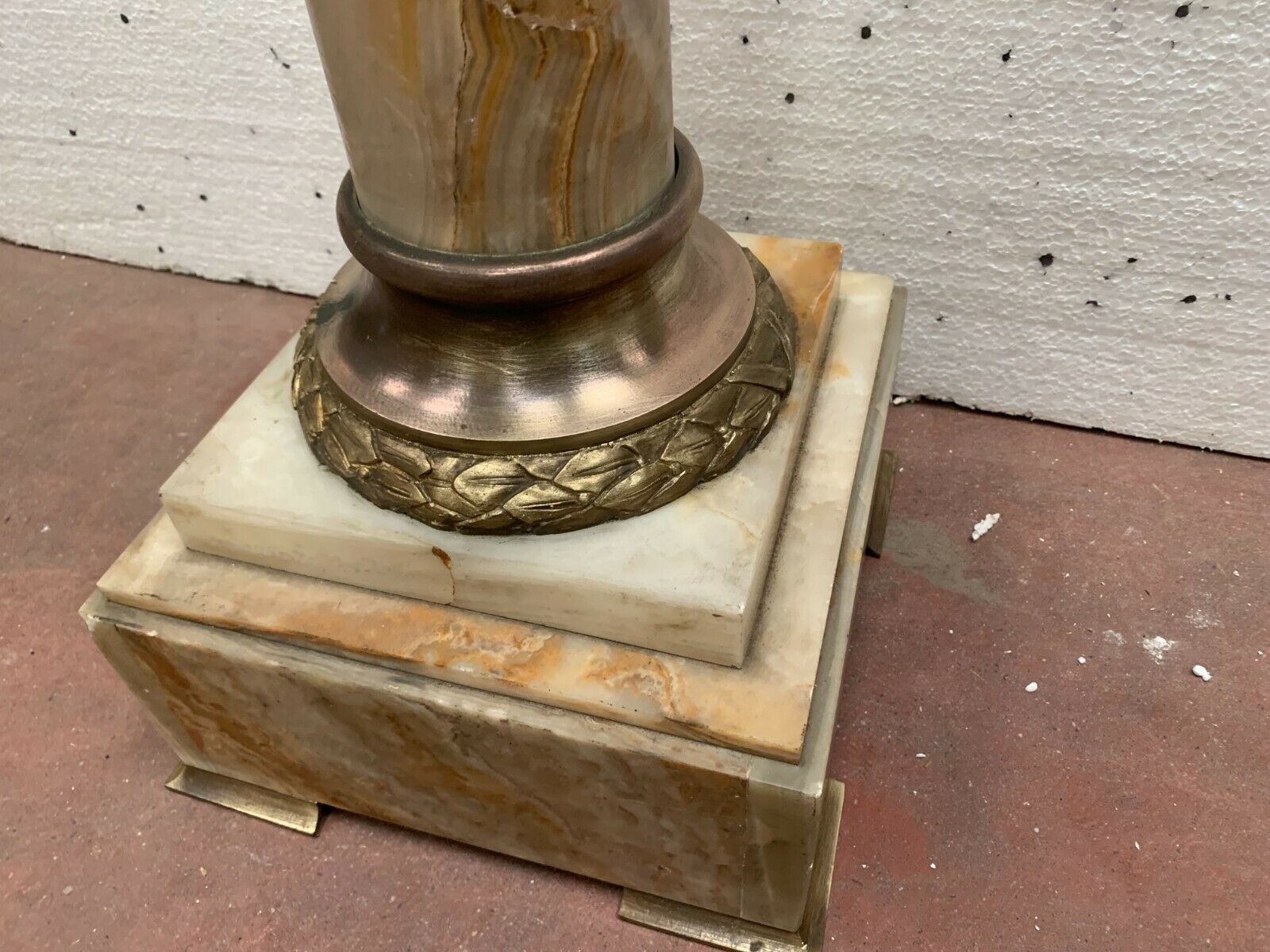 Presentation column in Onyx Pedestal turning XX century