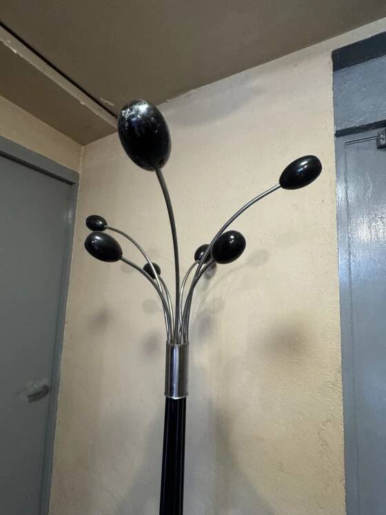 Italian design coat rack – Chrome metal and black lacquer – 1960s-1970s