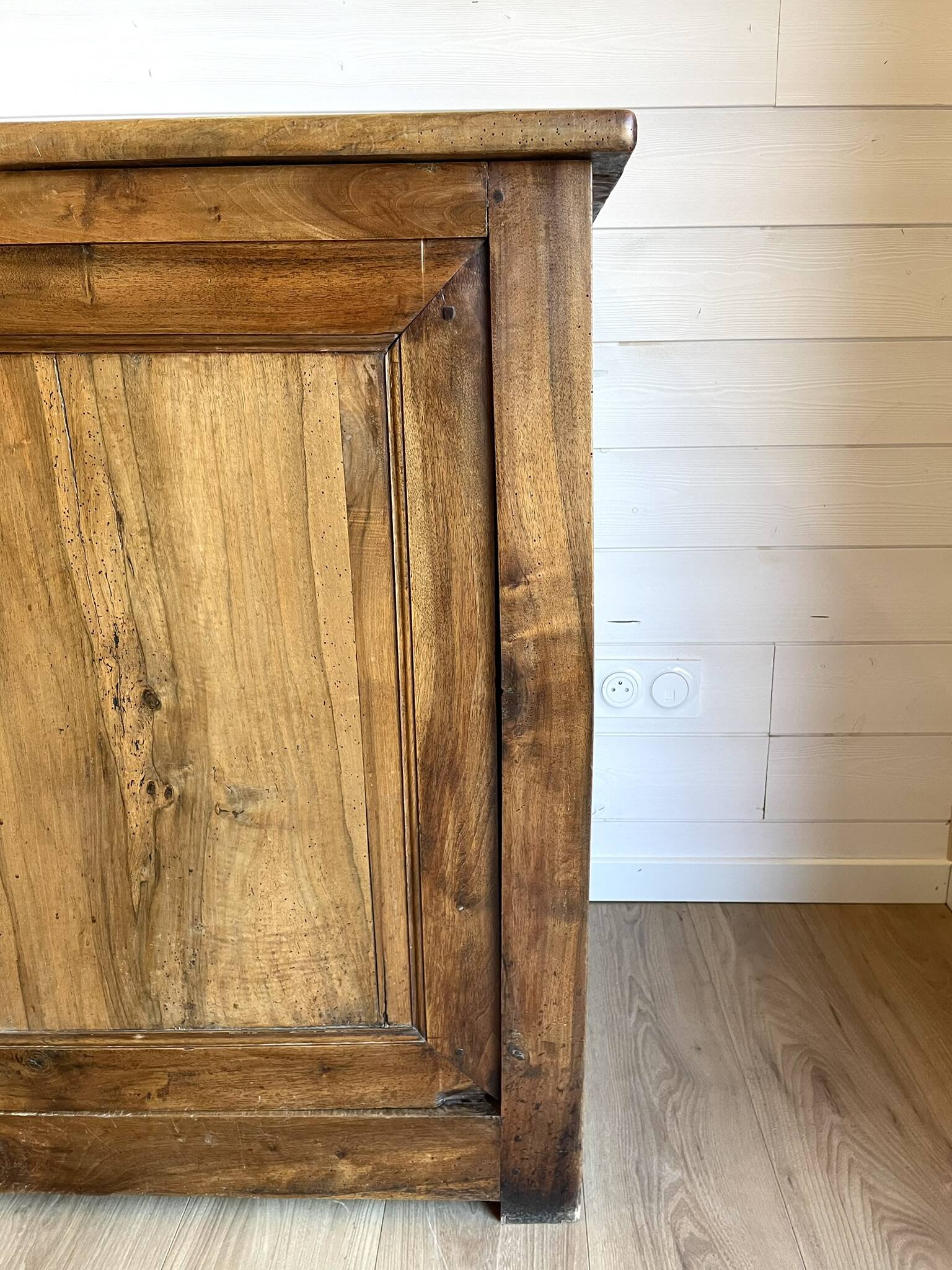 Buffet, very old, made of patinated solid wood - 19th century / early 20th century
