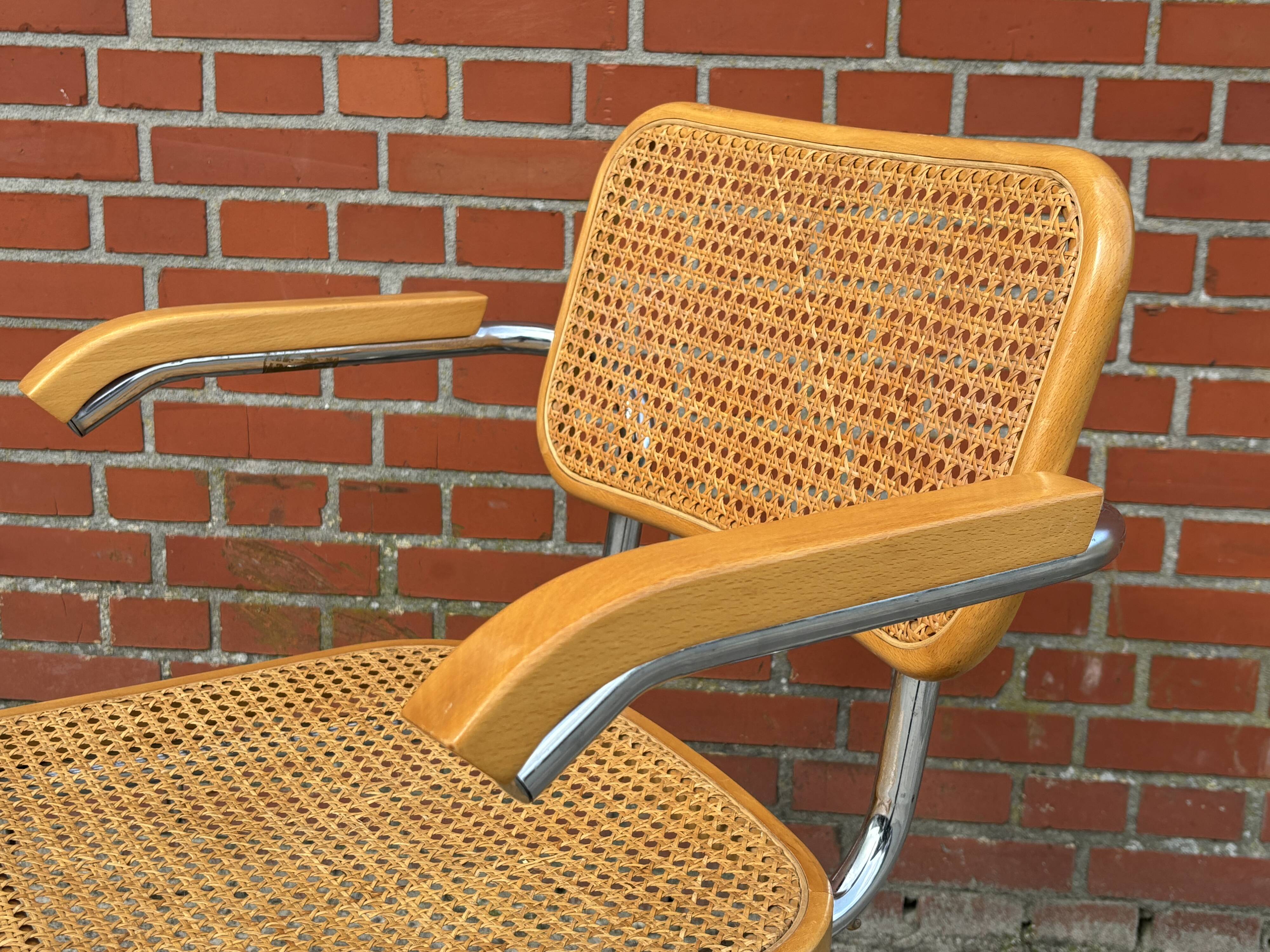 Set of 4 Cesca chairs model B64 with armrests Cesca Marcel breuer design