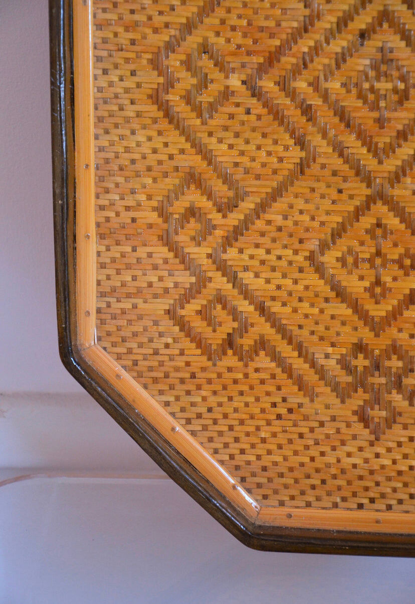Wicker meal tray with vintage patterns