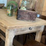 Farm table