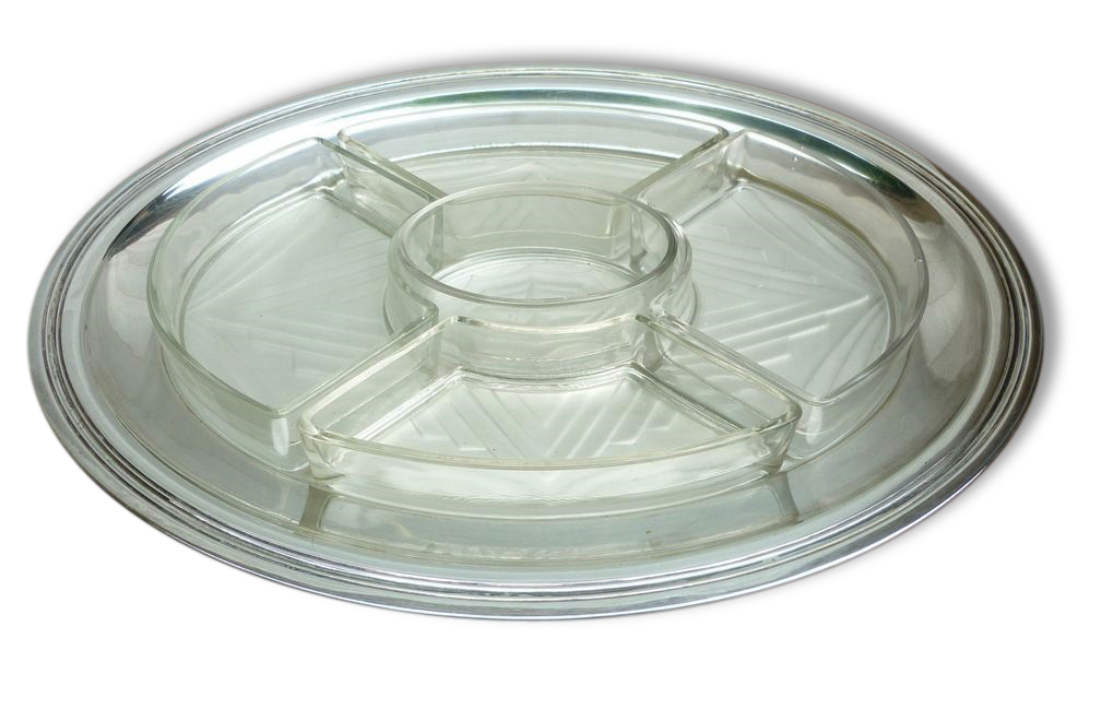 Servant in silver with glass dishes