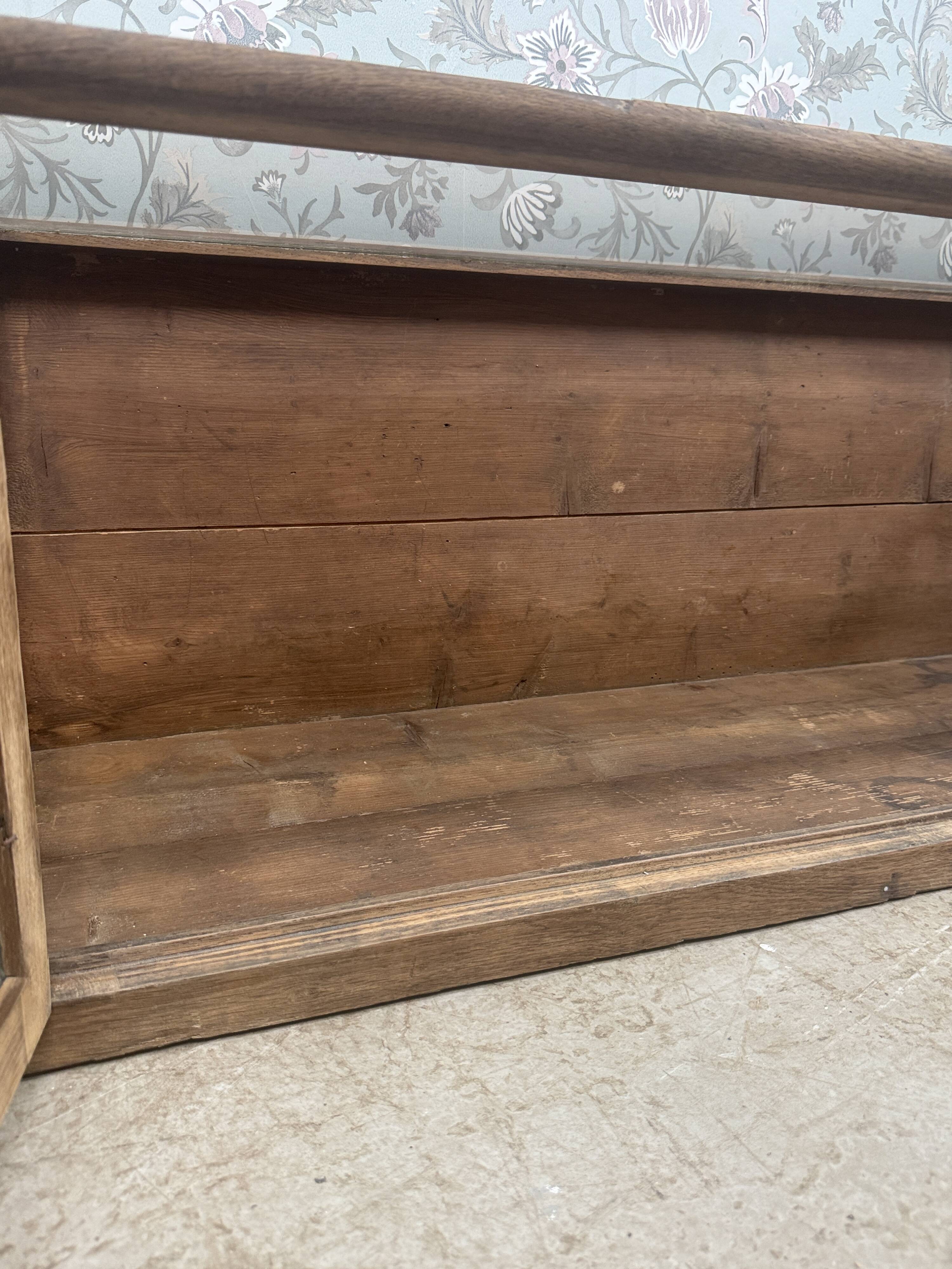 Antique shop display cabinet in oak (renovated)