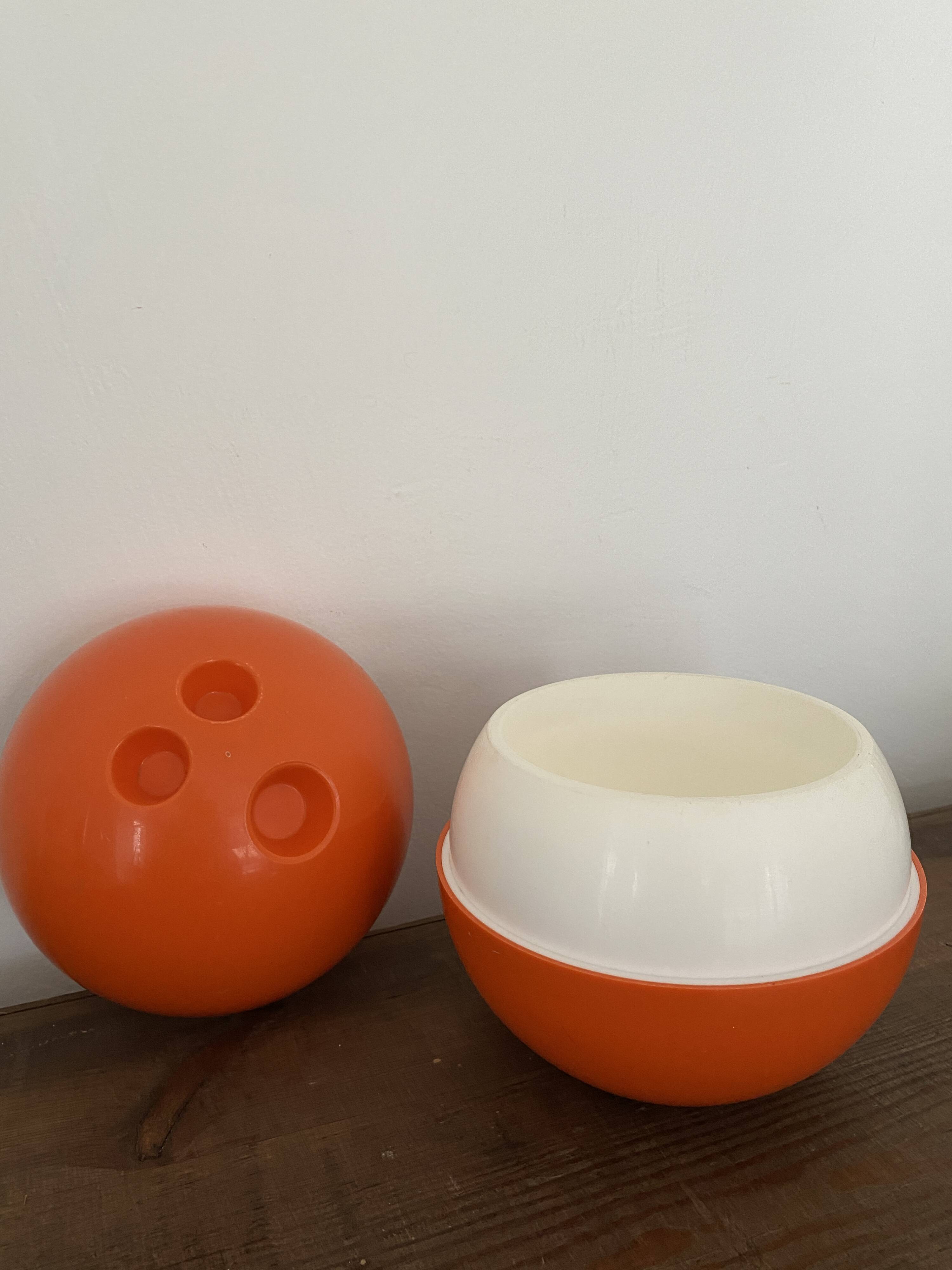 Vintage orange bucket in the shape of a FASYL bowling ball, diameter 18 cm