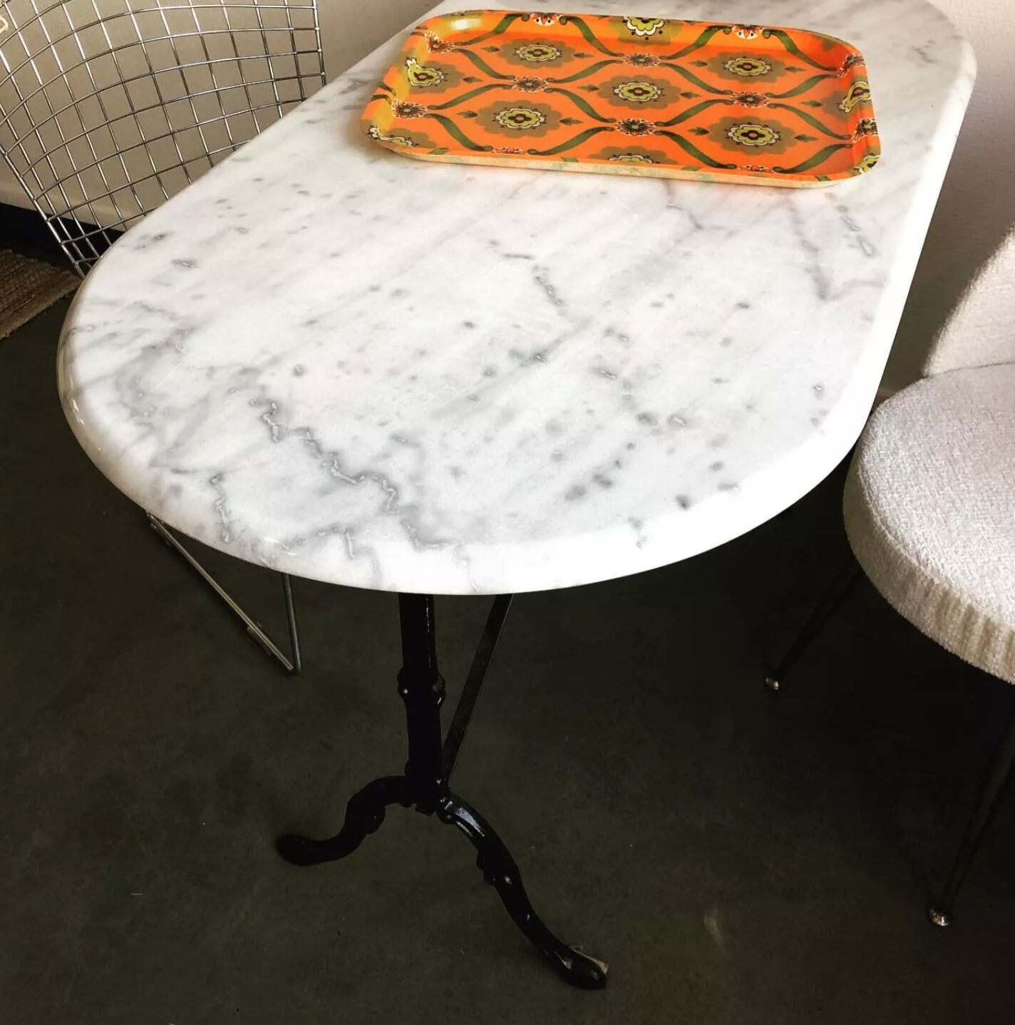 Oval bistro table