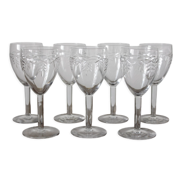 7 verres à vin blanc en cristal gravé en frise vintage